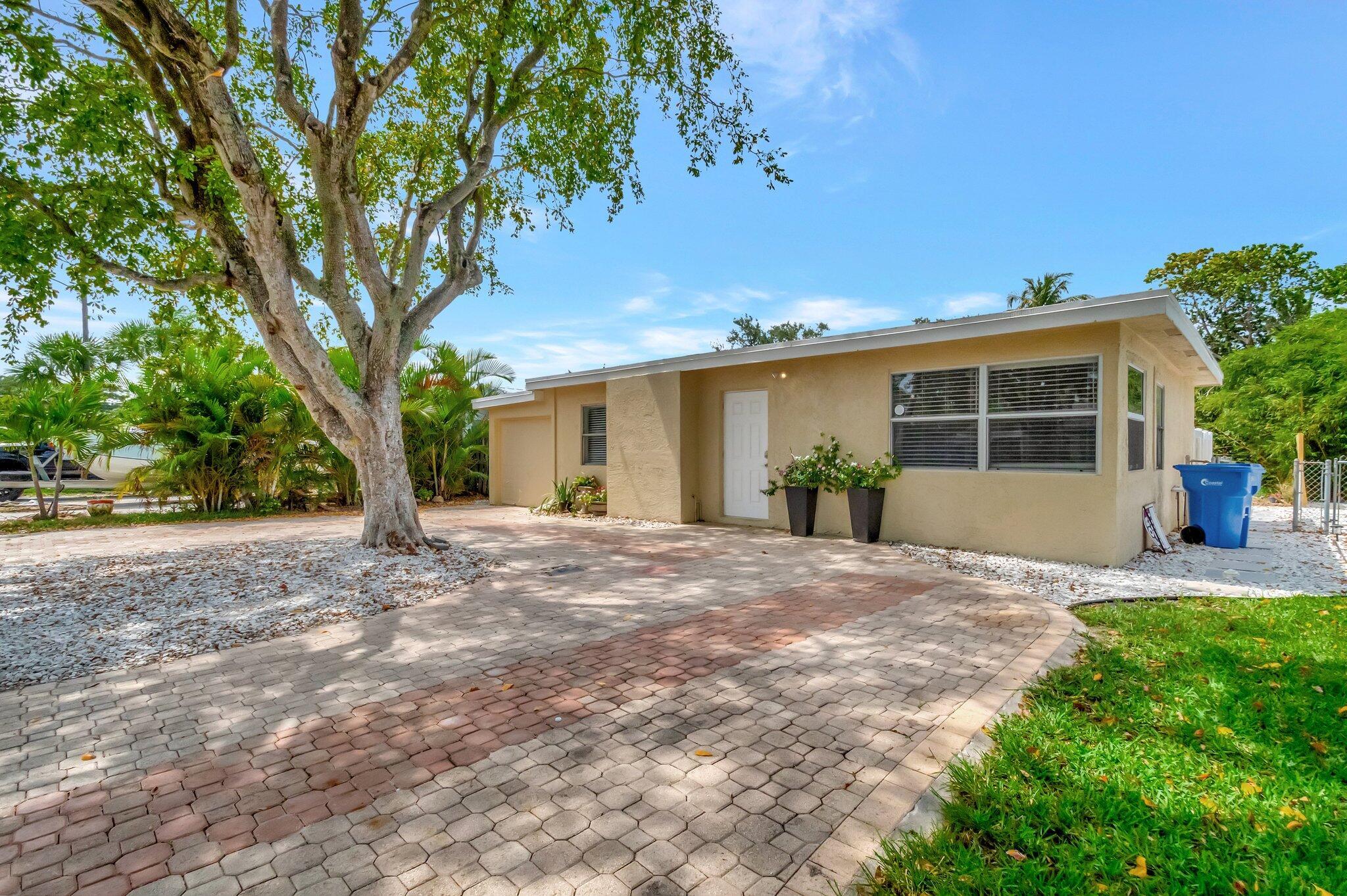 125 E Hart, Lantana FL 33462