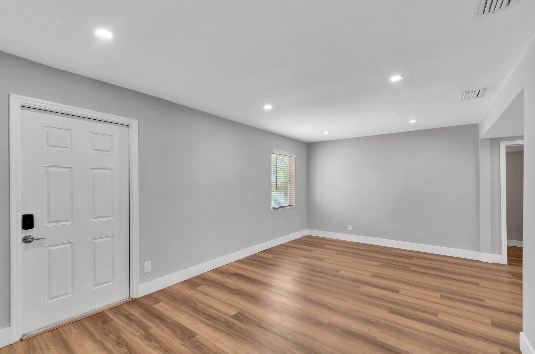 125 E Hart, Lantana FL 33462