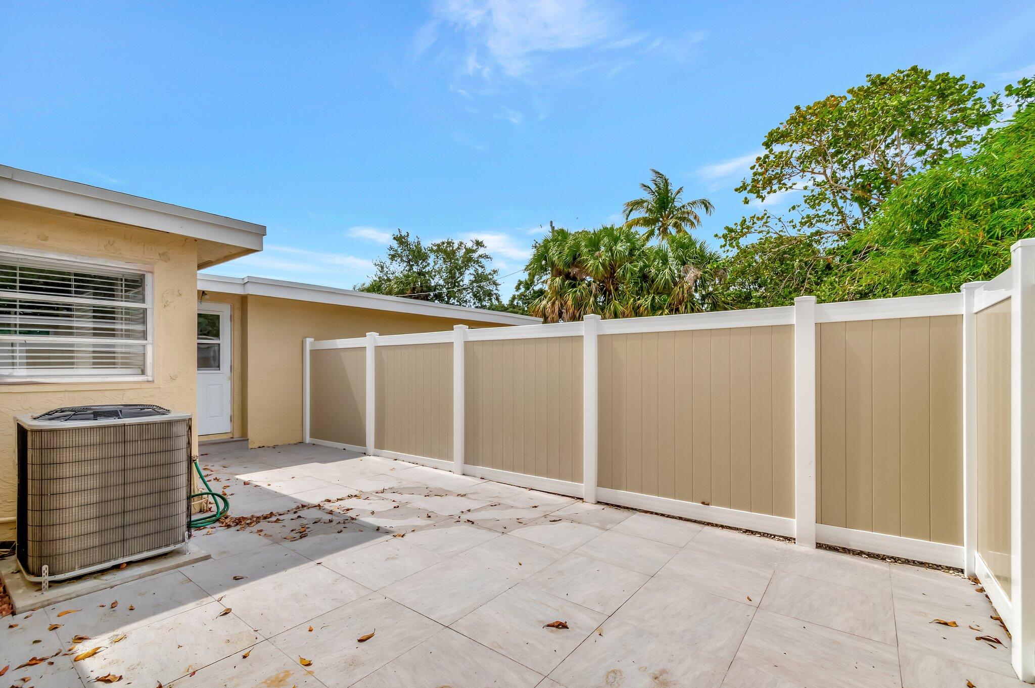 125 E Hart, Lantana FL 33462