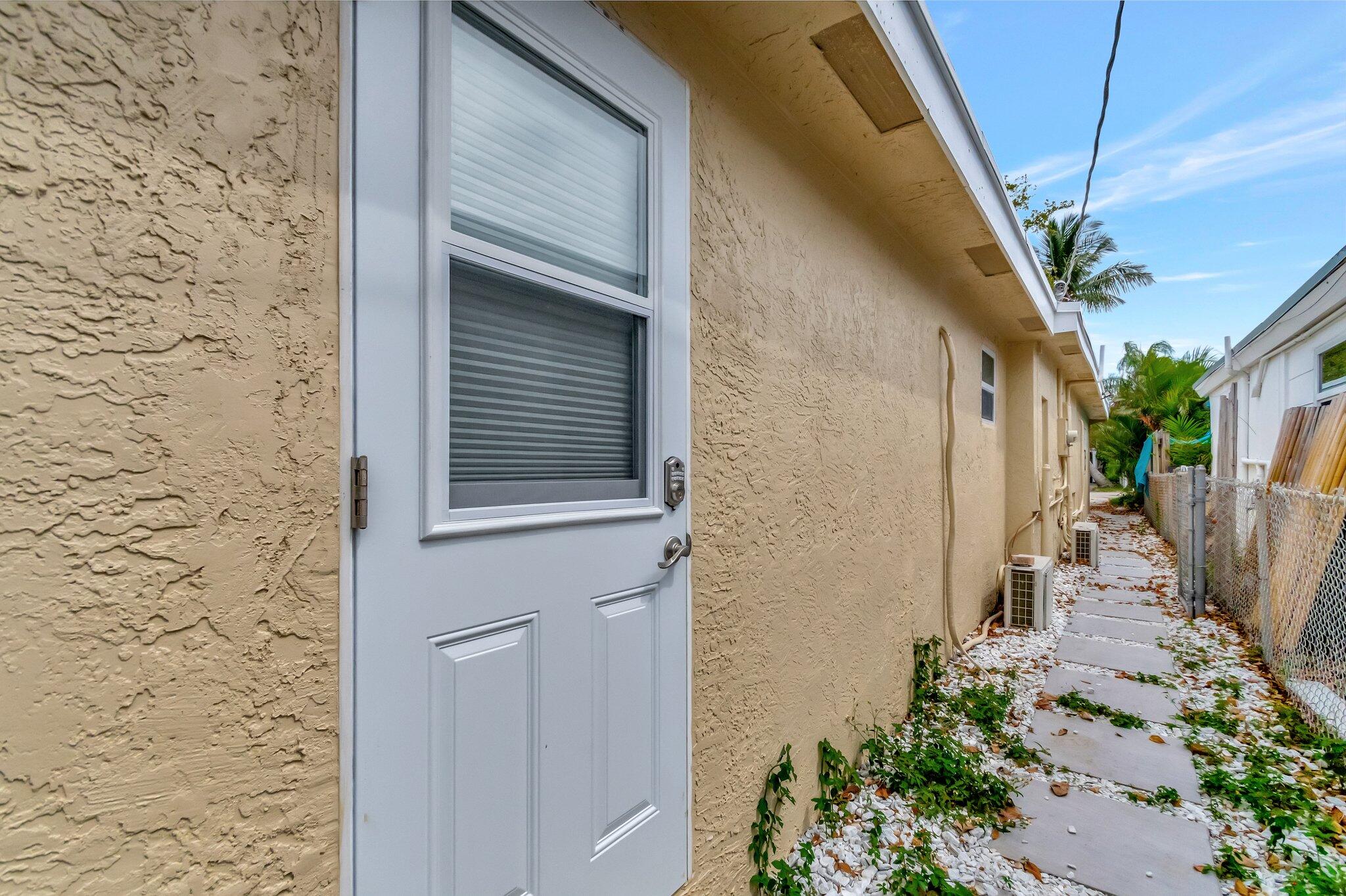 125 E Hart, Lantana FL 33462