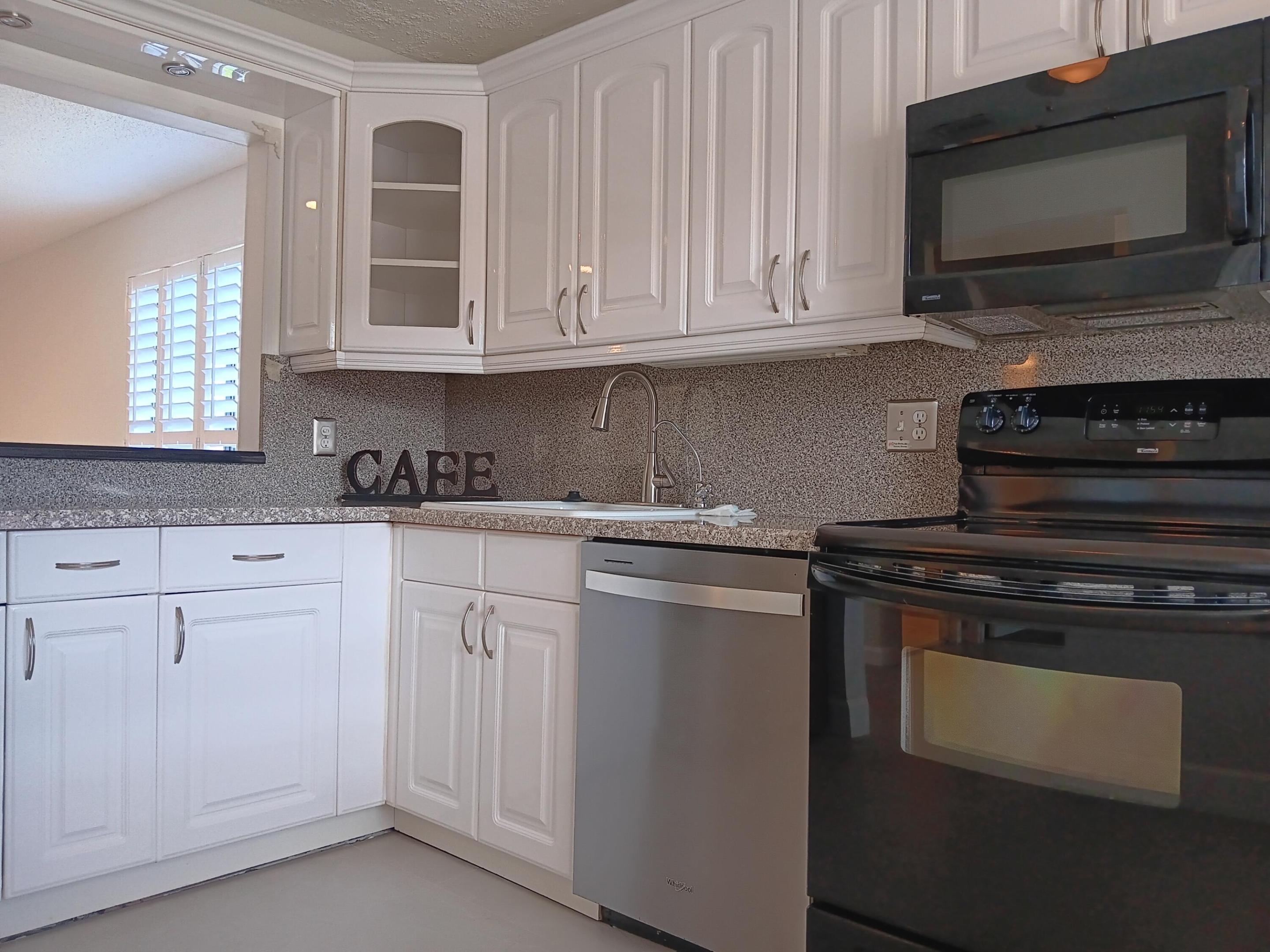 8045 Eastlake #1-g, Boca Raton FL 33433