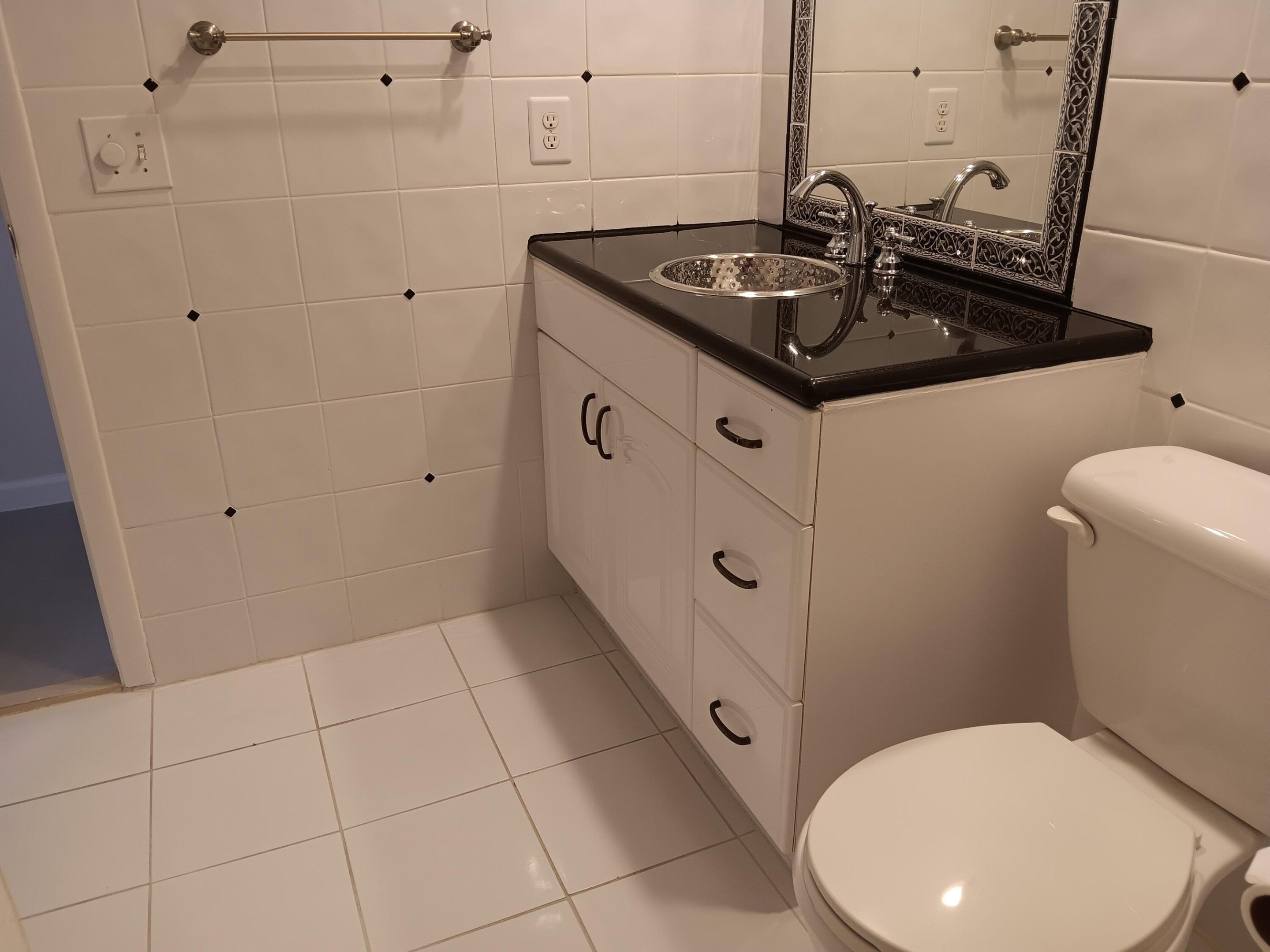 8045 Eastlake #1-g, Boca Raton FL 33433
