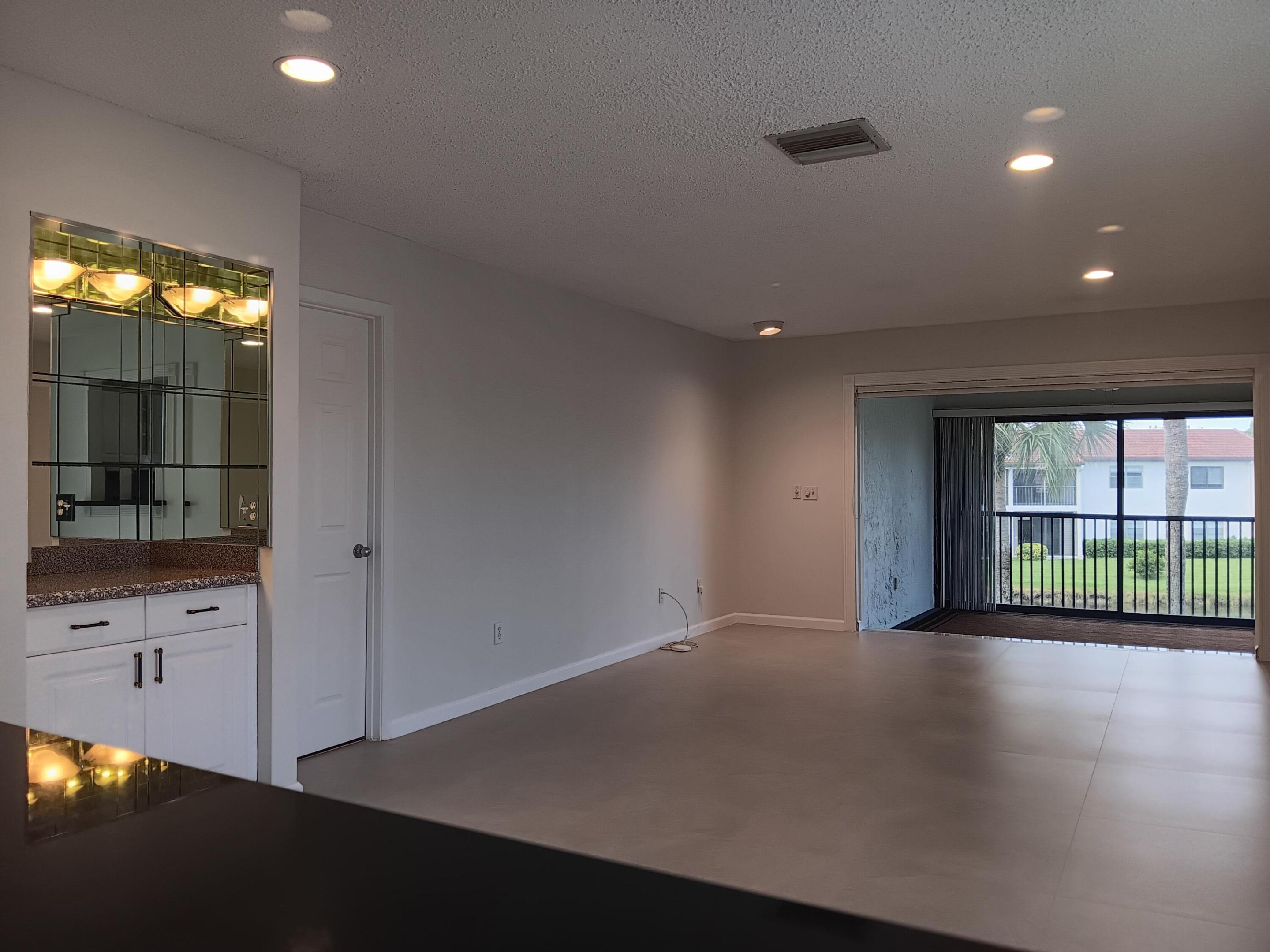 8045 Eastlake #1-g, Boca Raton FL 33433