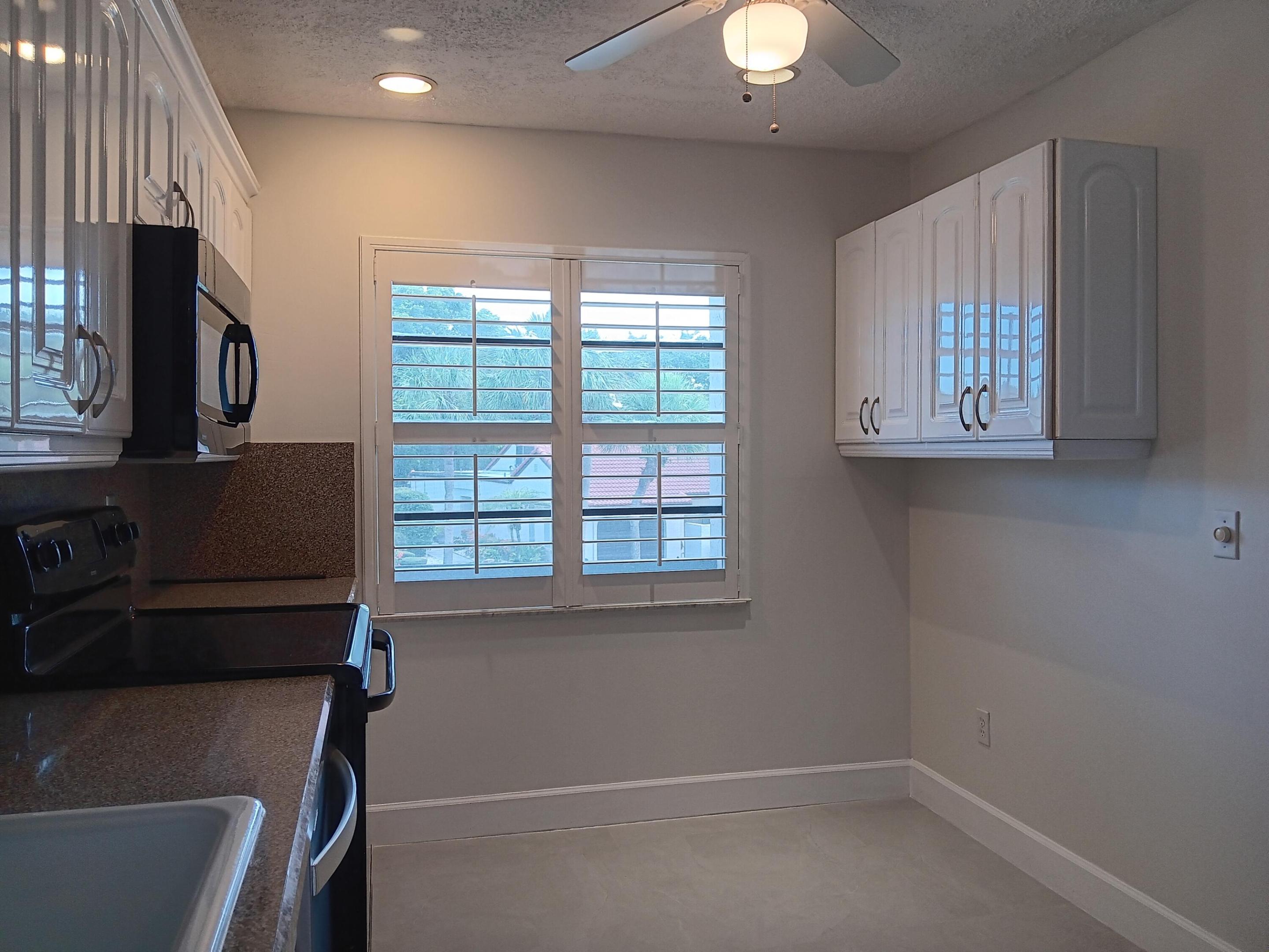 8045 Eastlake #1-g, Boca Raton FL 33433
