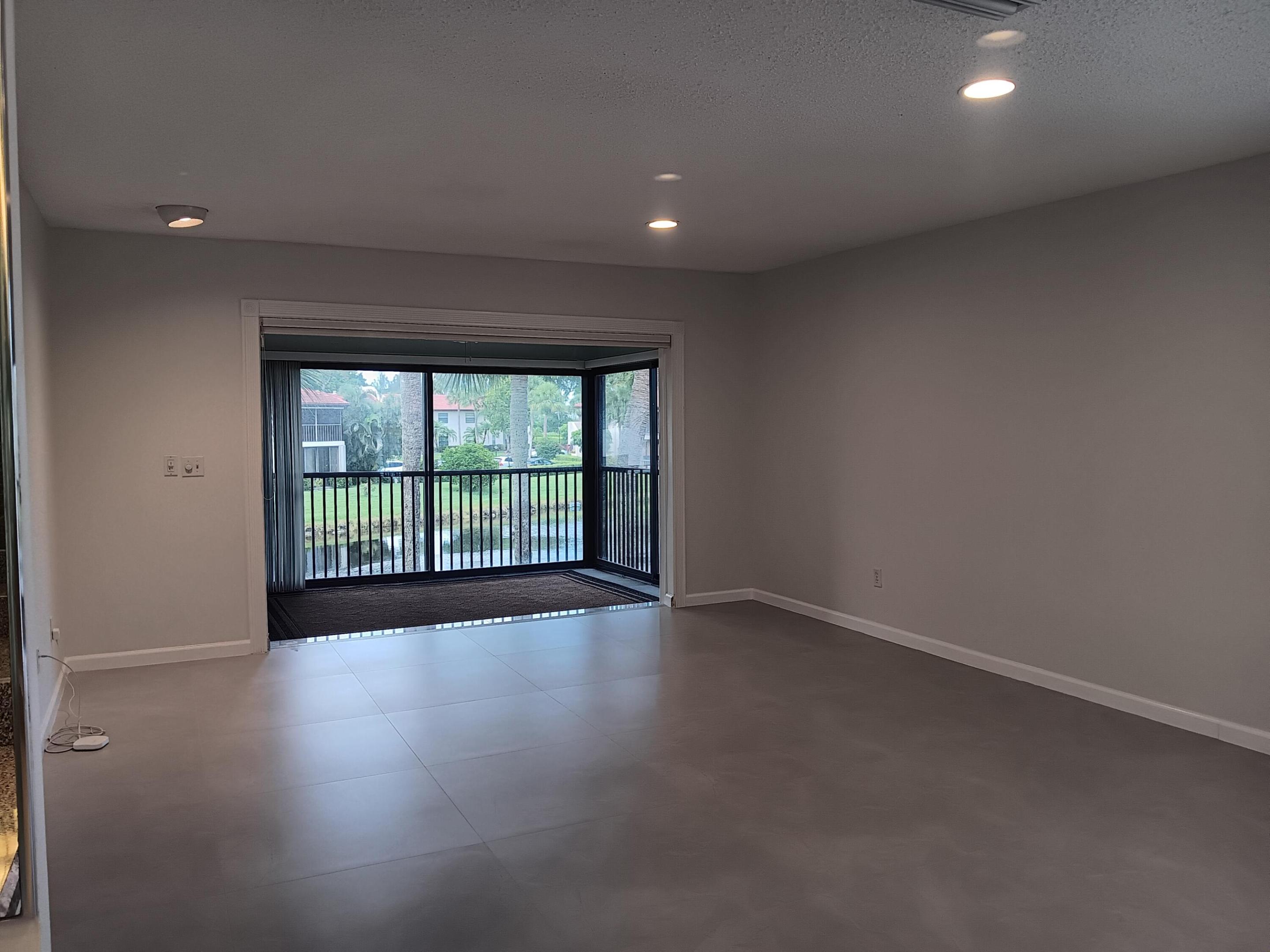 8045 Eastlake #1-g, Boca Raton FL 33433