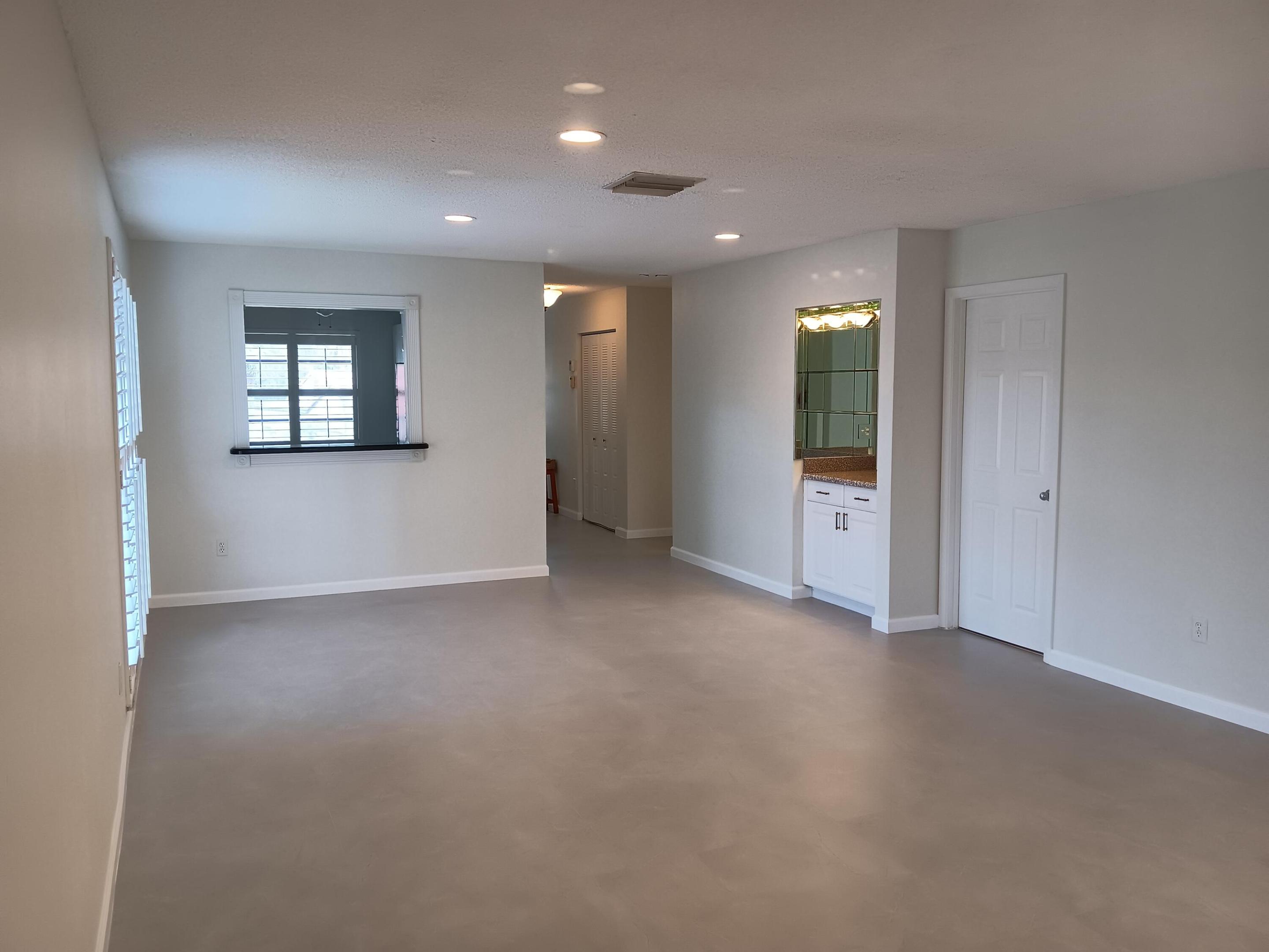 8045 Eastlake #1-g, Boca Raton FL 33433