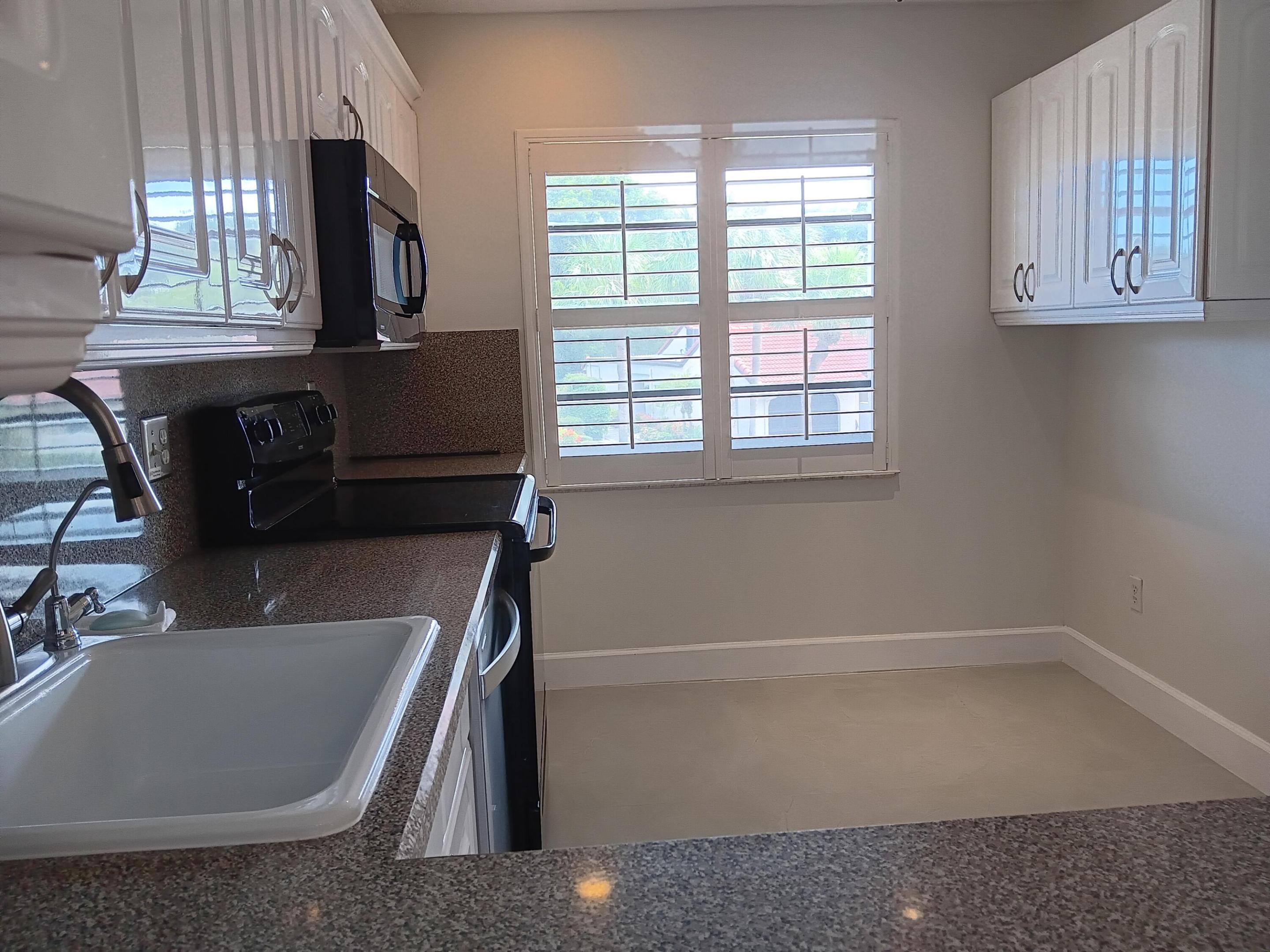 8045 Eastlake #1-g, Boca Raton FL 33433