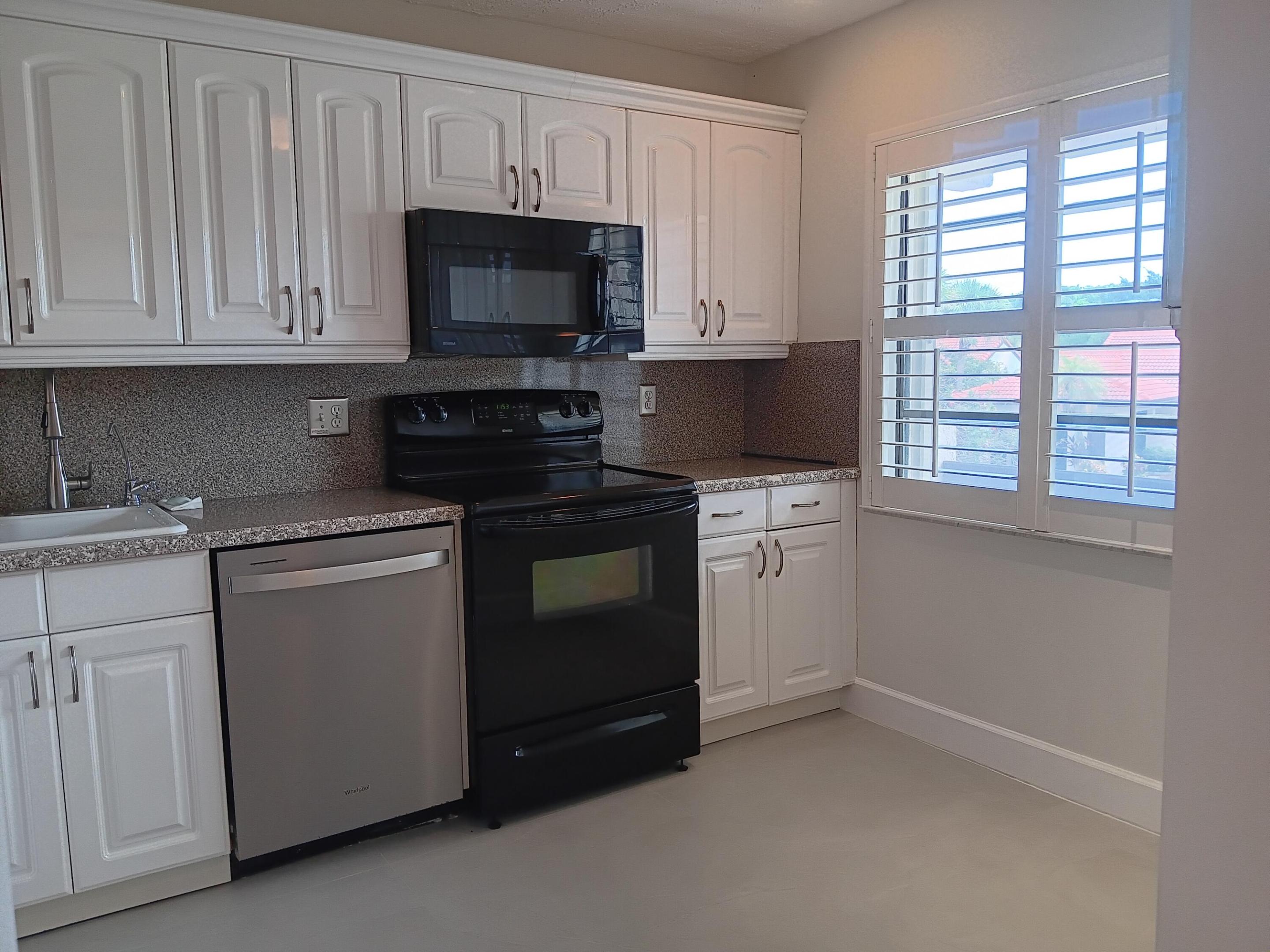 8045 Eastlake #1-g, Boca Raton FL 33433
