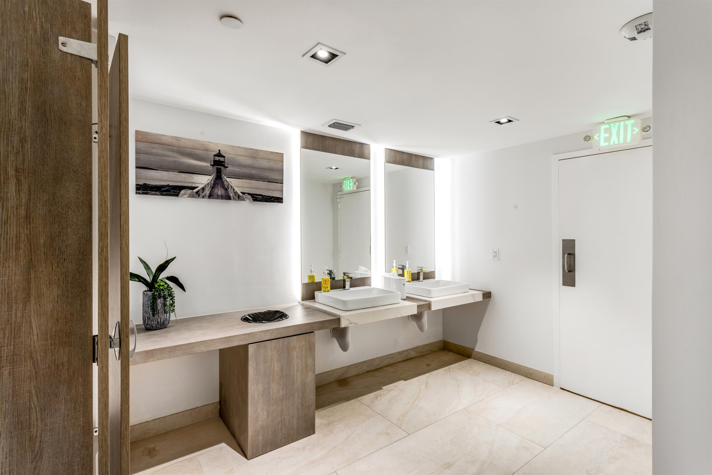 1155 Hillsboro Mile #607, Hillsboro Beach FL 33062