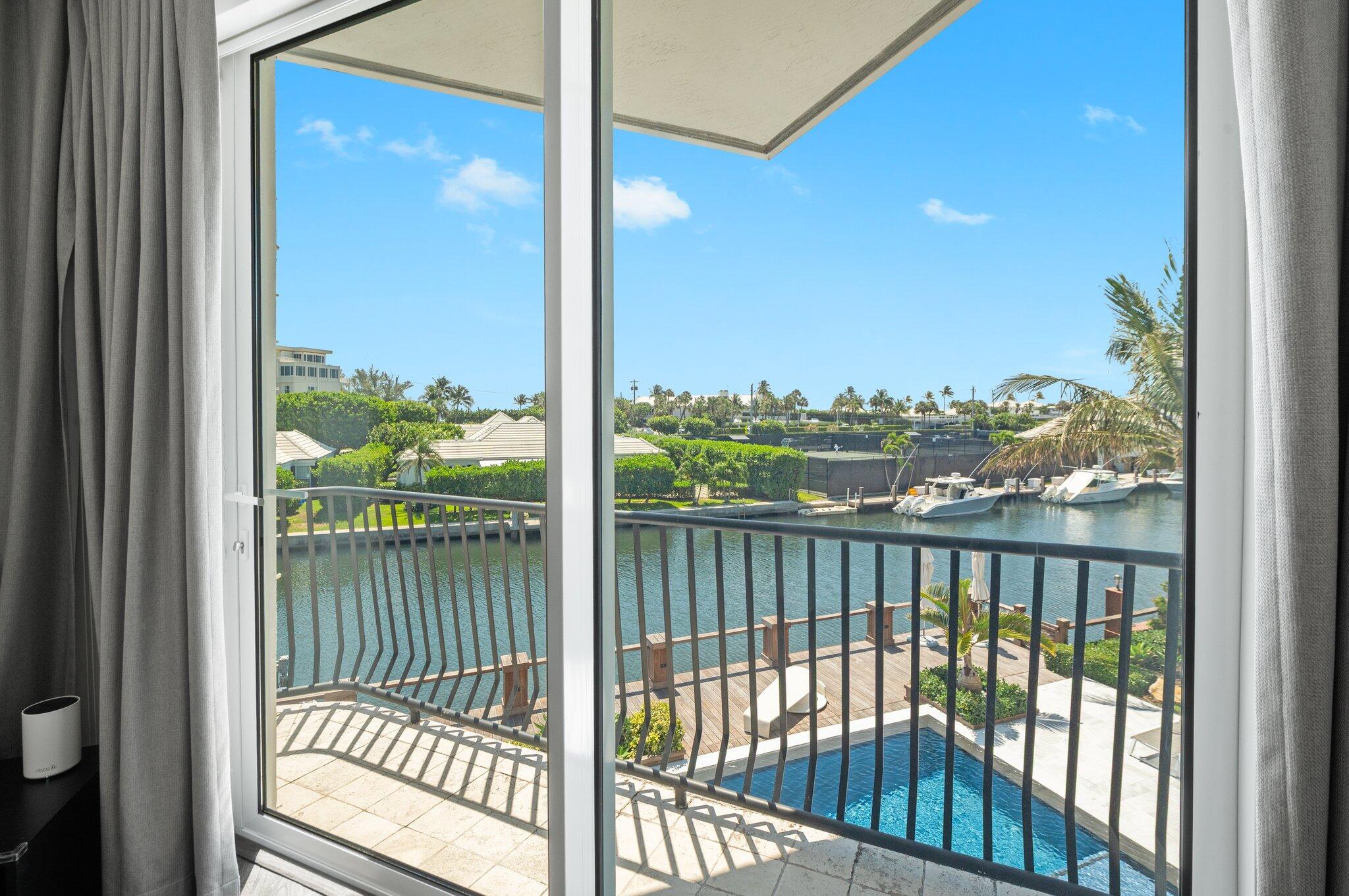 81 S Island Dr, Ocean Ridge FL 33435
