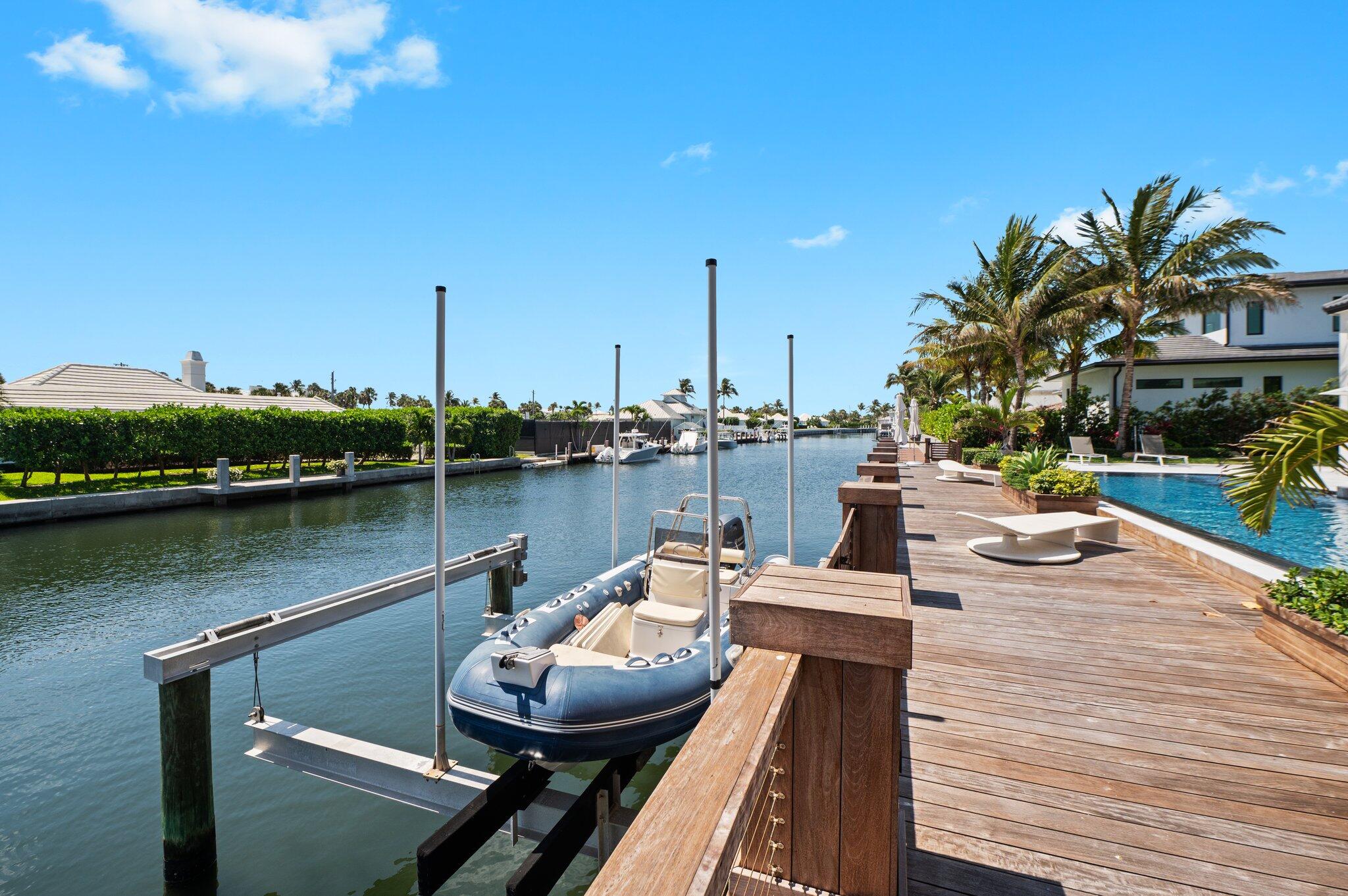 81 S Island Dr, Ocean Ridge FL 33435