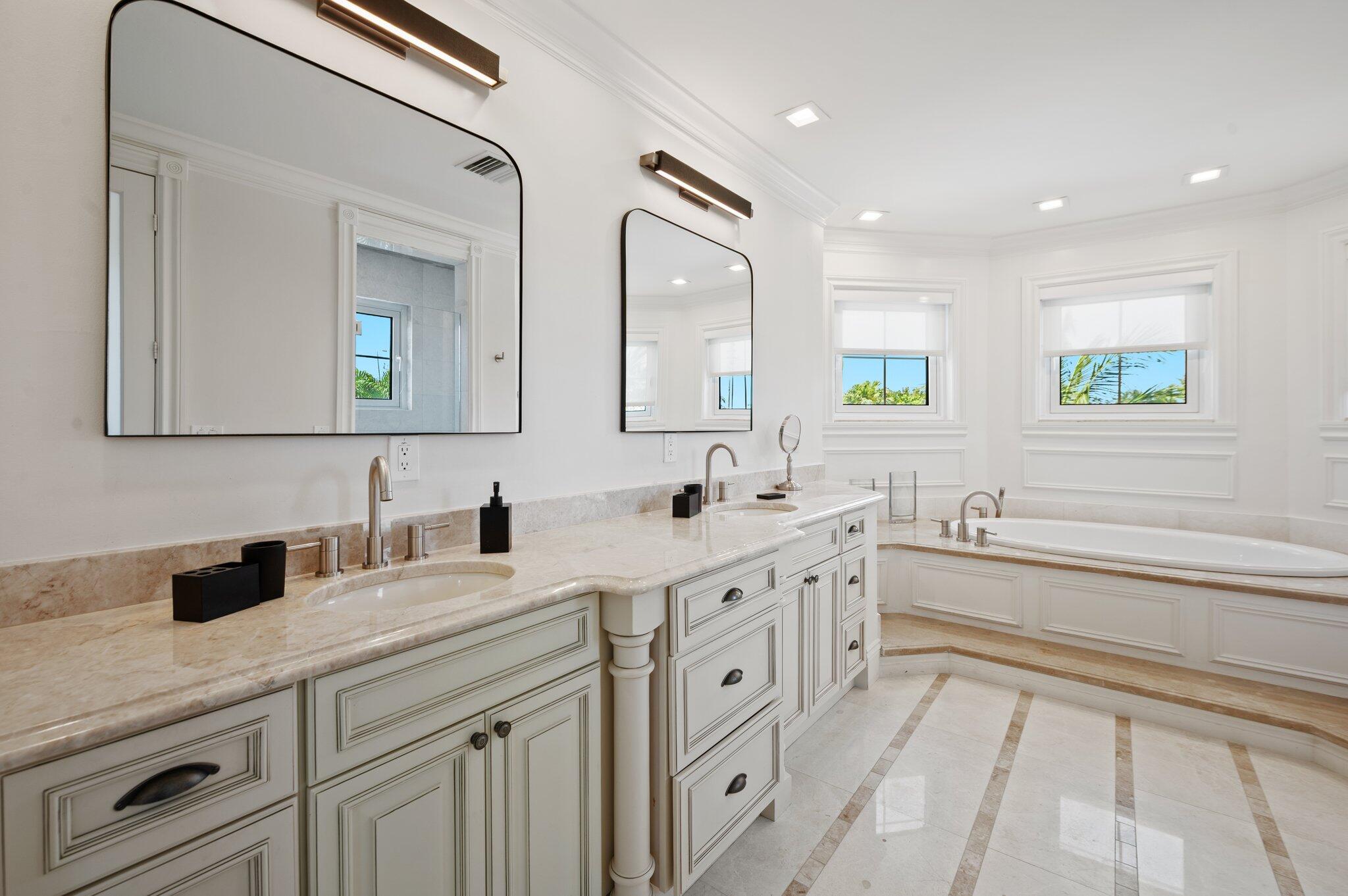 81 S Island Dr, Ocean Ridge FL 33435