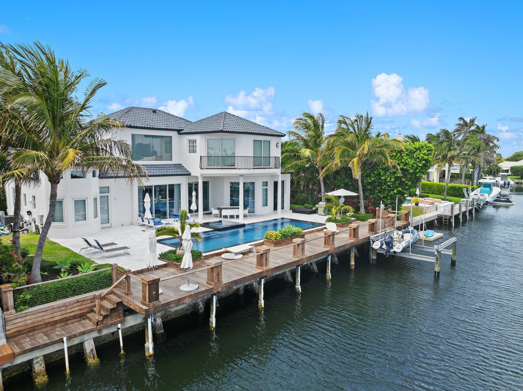 81 S Island Dr, Ocean Ridge FL 33435