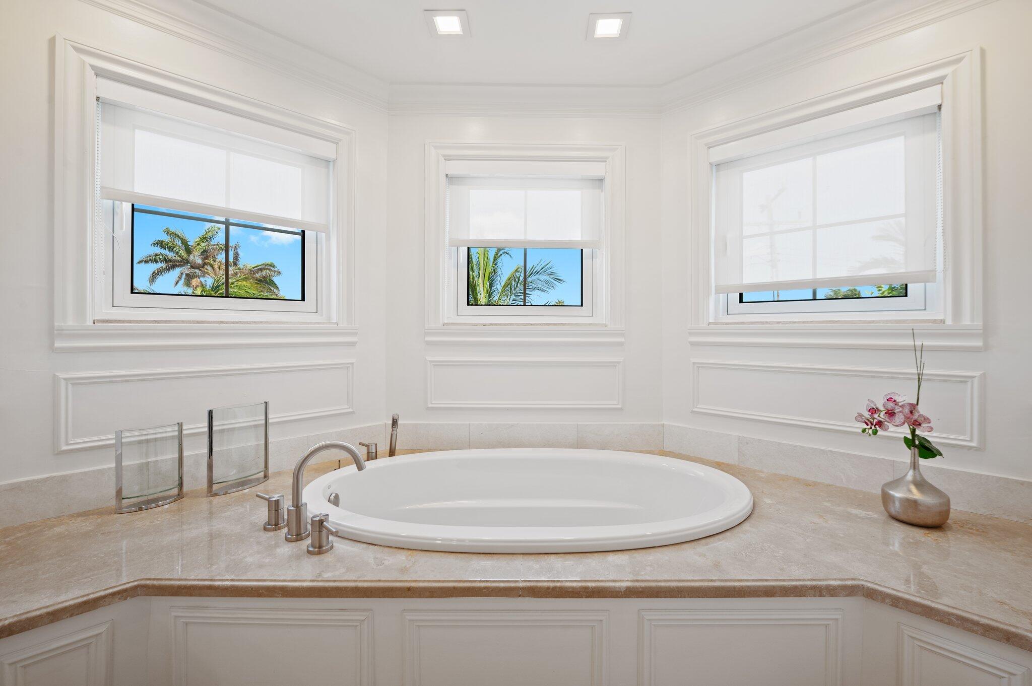 81 S Island Dr, Ocean Ridge FL 33435