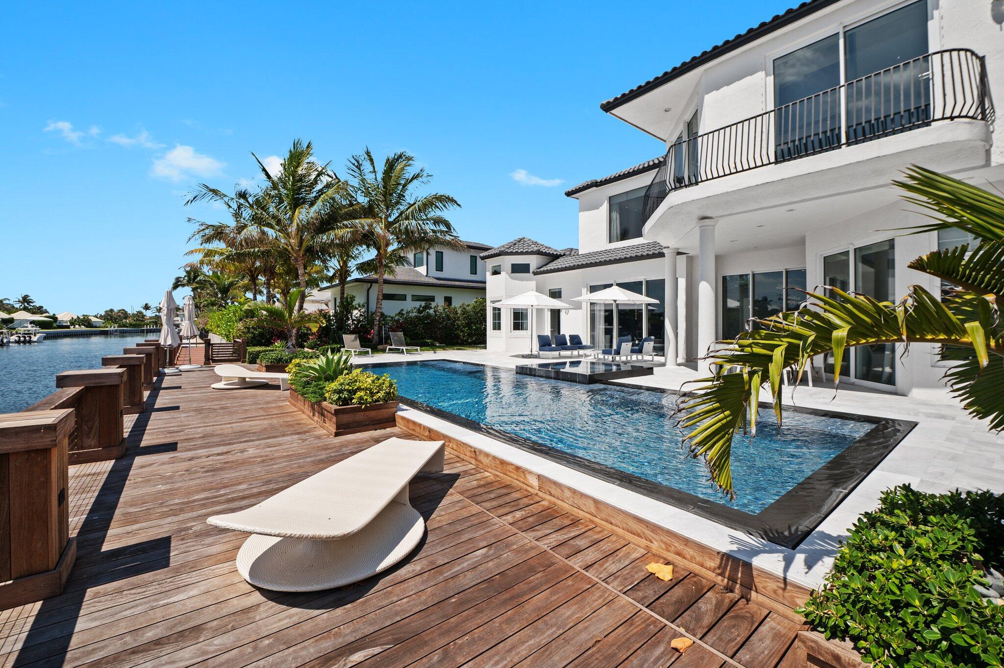 81 S Island Dr, Ocean Ridge FL 33435