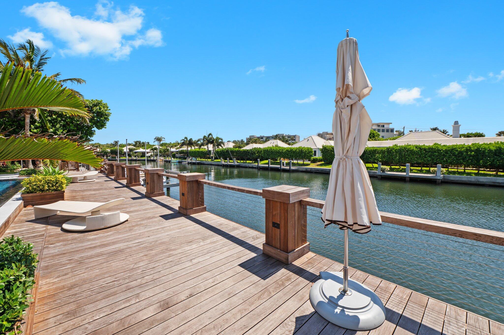 81 S Island Dr, Ocean Ridge FL 33435