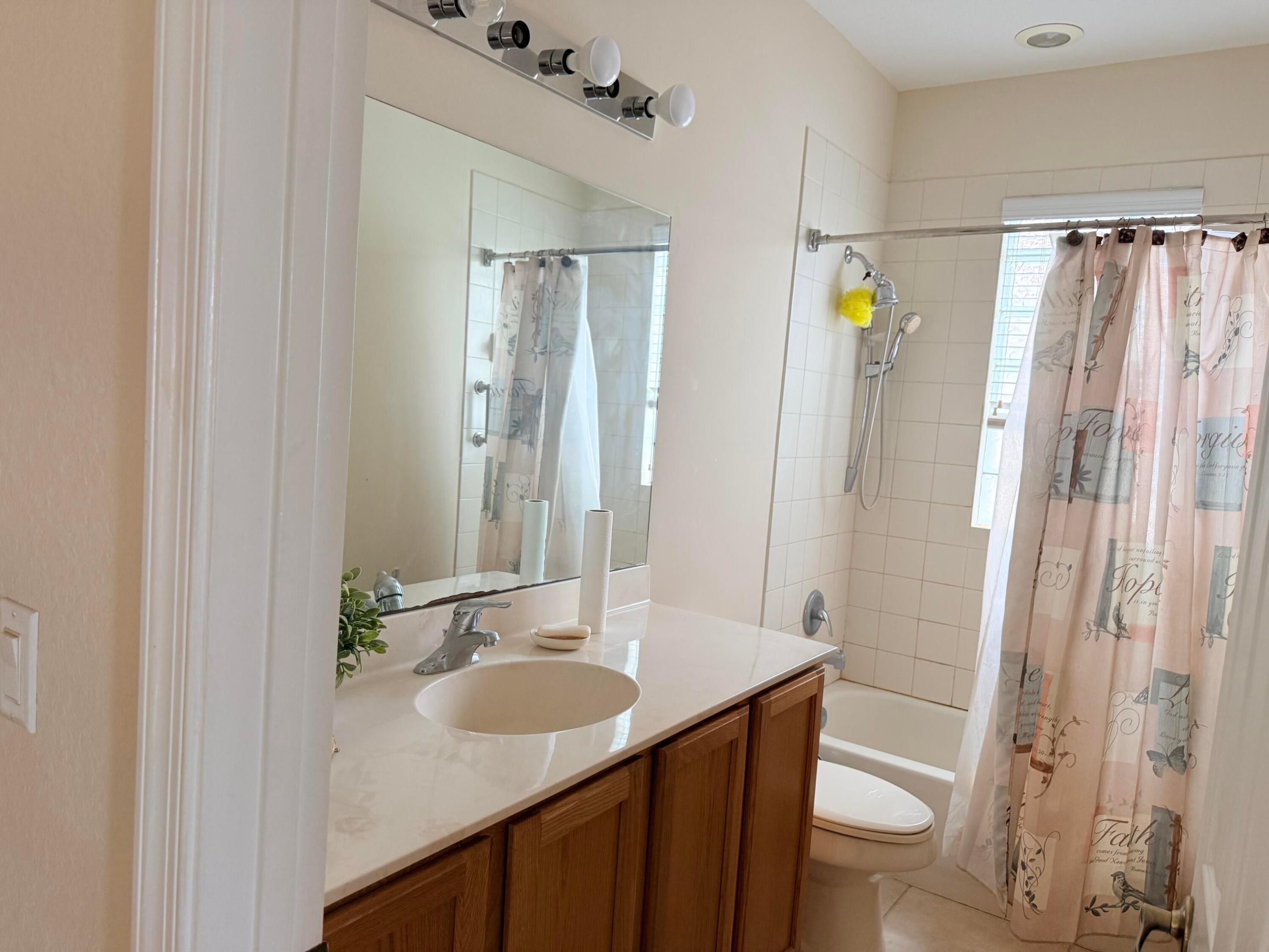 17 Country Lake, Boynton Beach FL 33436
