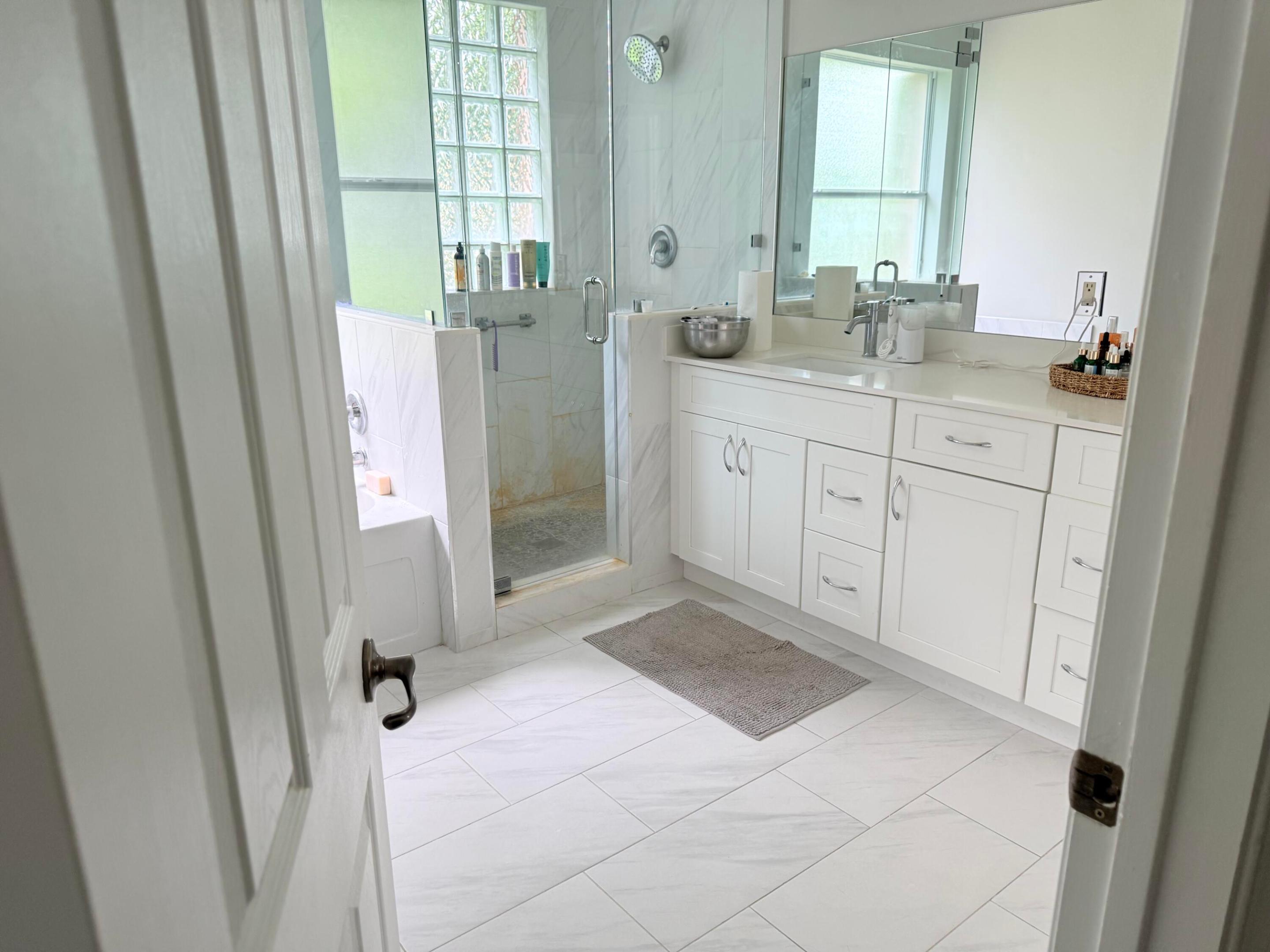 17 Country Lake, Boynton Beach FL 33436