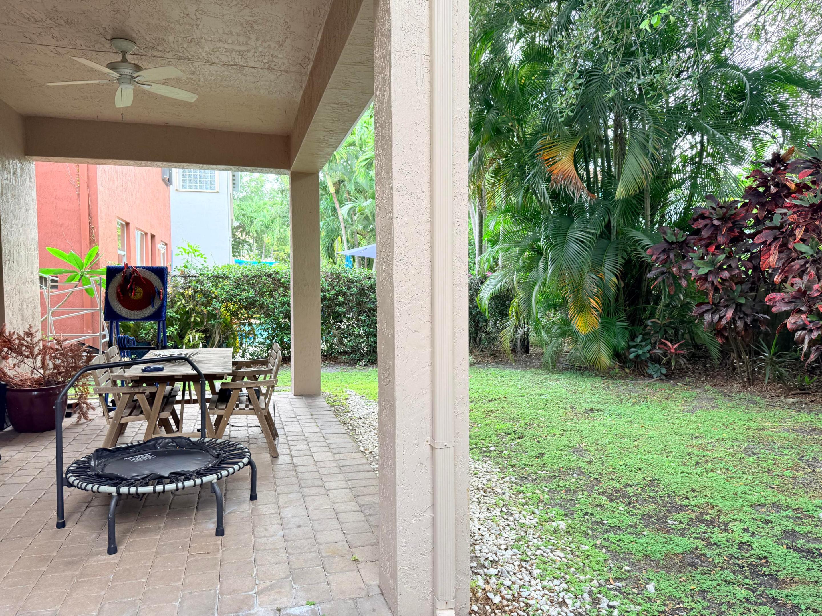 17 Country Lake, Boynton Beach FL 33436