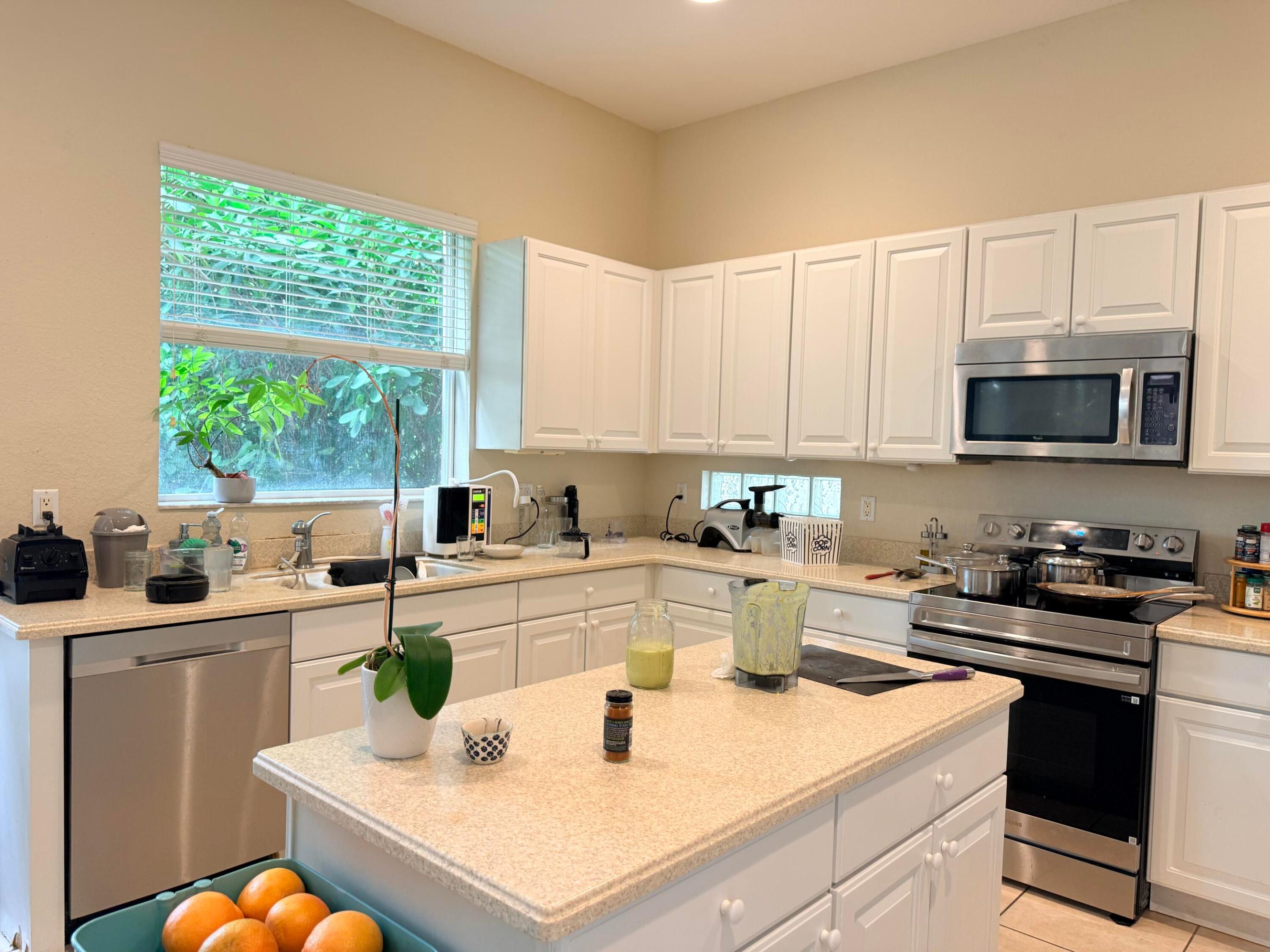 17 Country Lake, Boynton Beach FL 33436