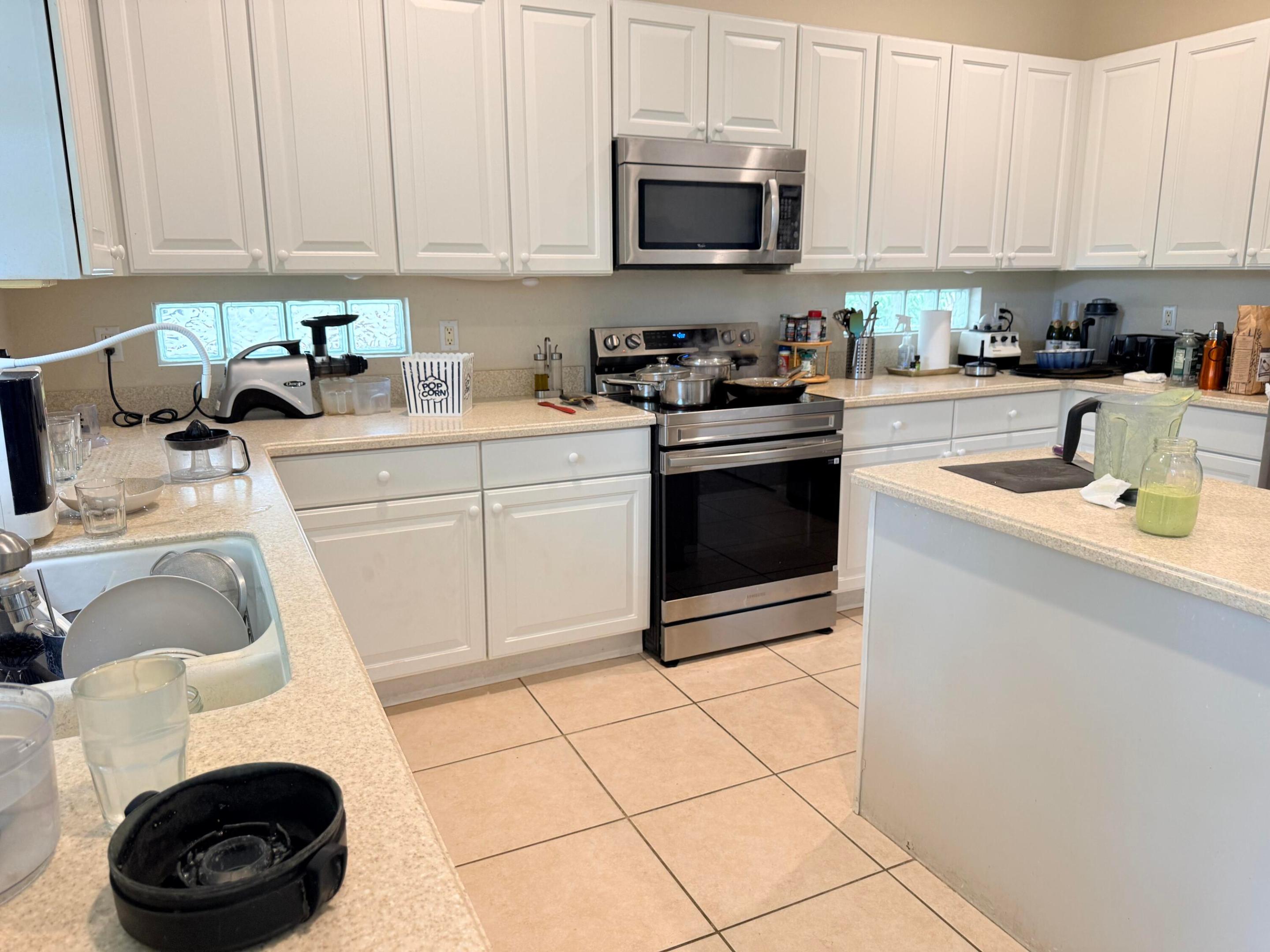 17 Country Lake, Boynton Beach FL 33436