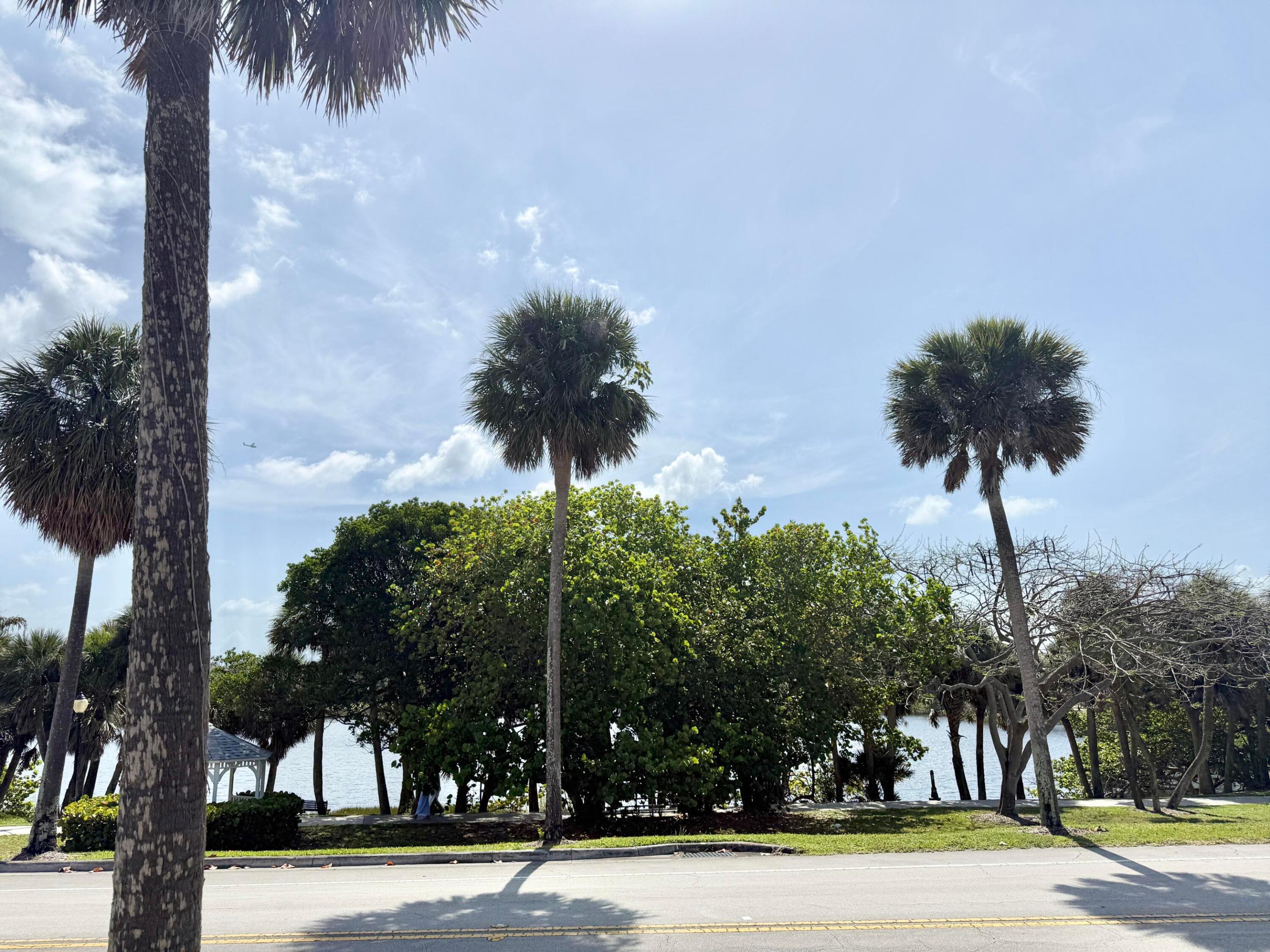 400 Seaside, Juno Beach FL 33408