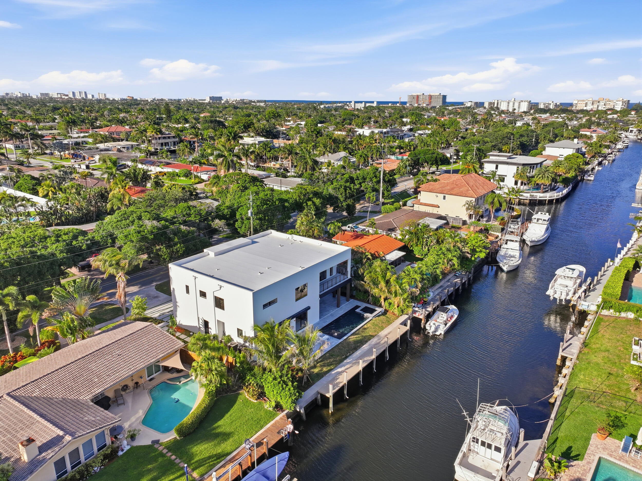 2360 NE 49th, Lighthouse Point FL 33064