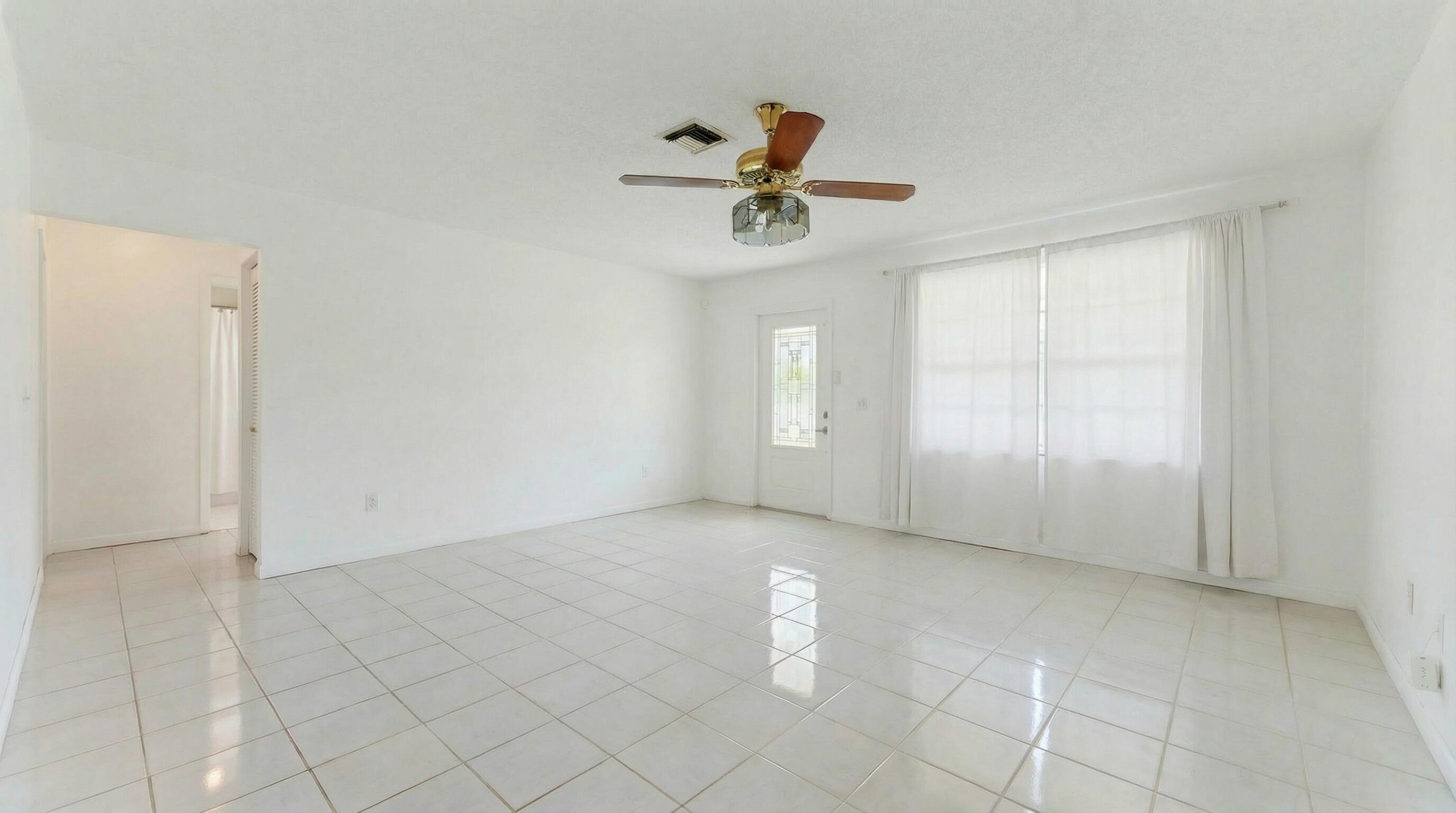 428 Alemeda, Palm Springs FL 33461