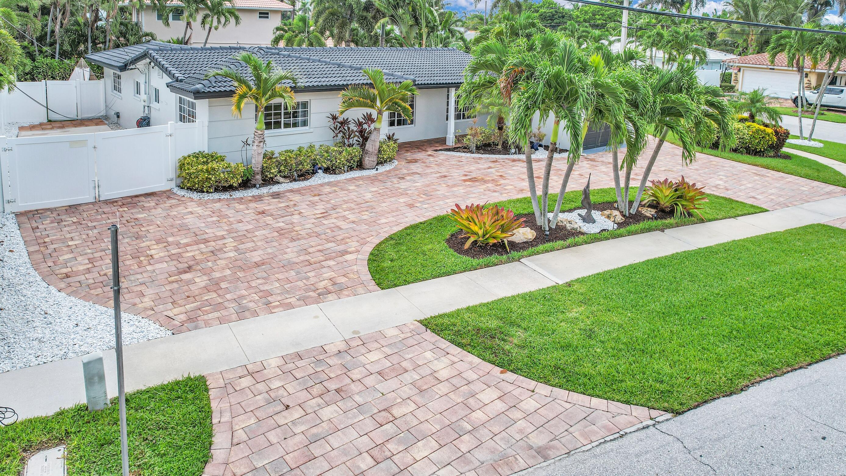 701 Appleby, Boca Raton FL 33487