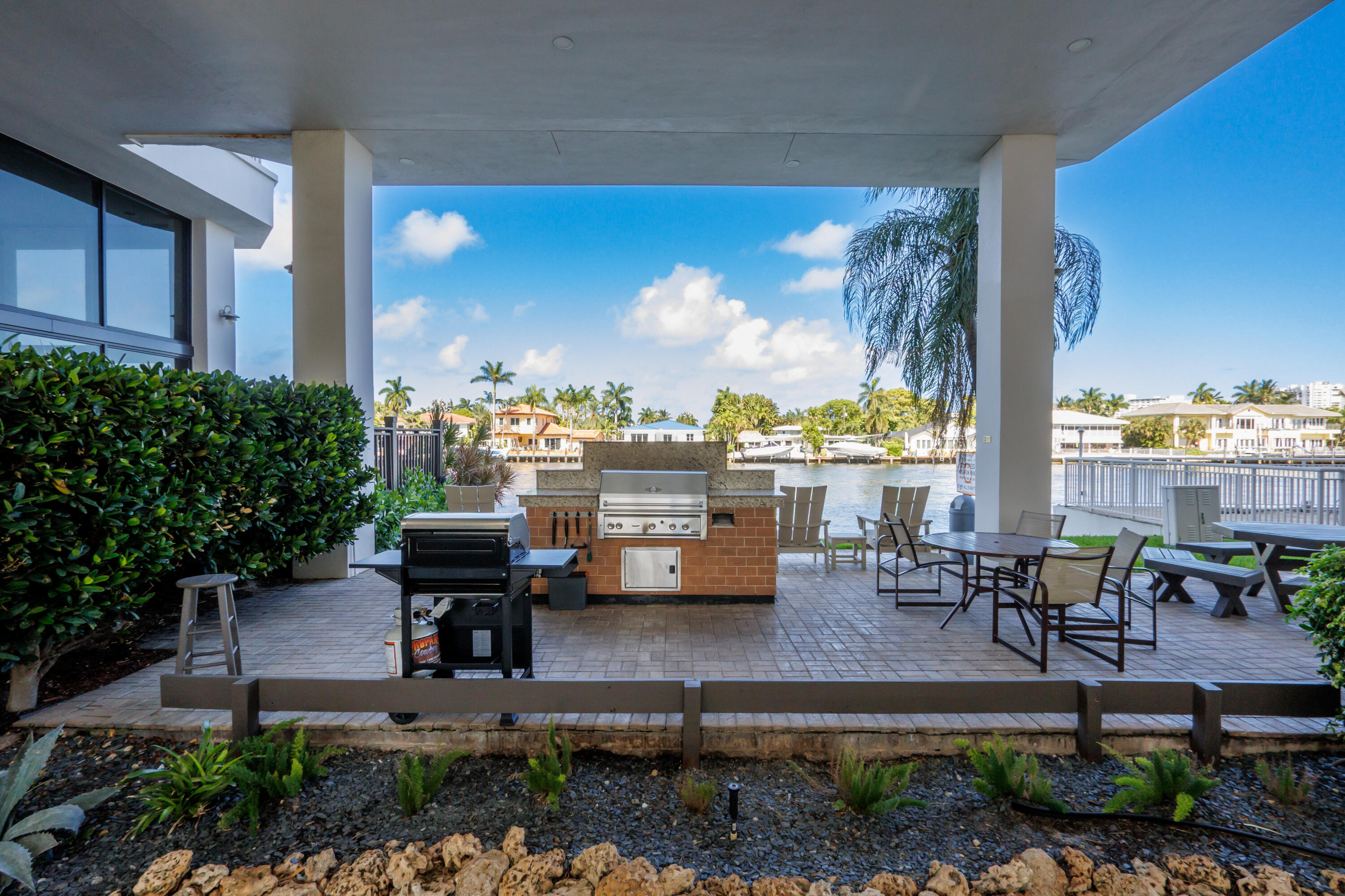 3100 NE 48th #806, Fort Lauderdale FL 33308