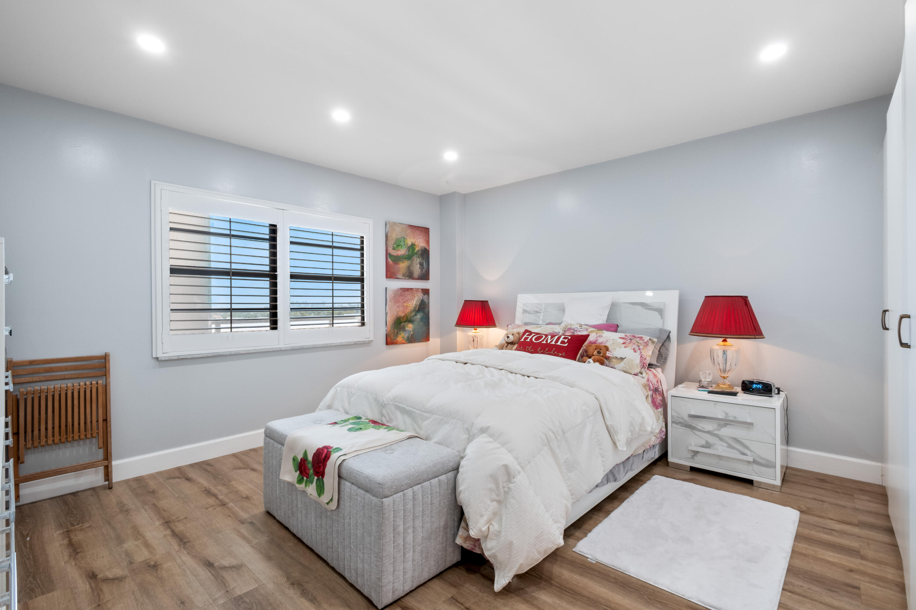 3100 NE 48th #806, Fort Lauderdale FL 33308