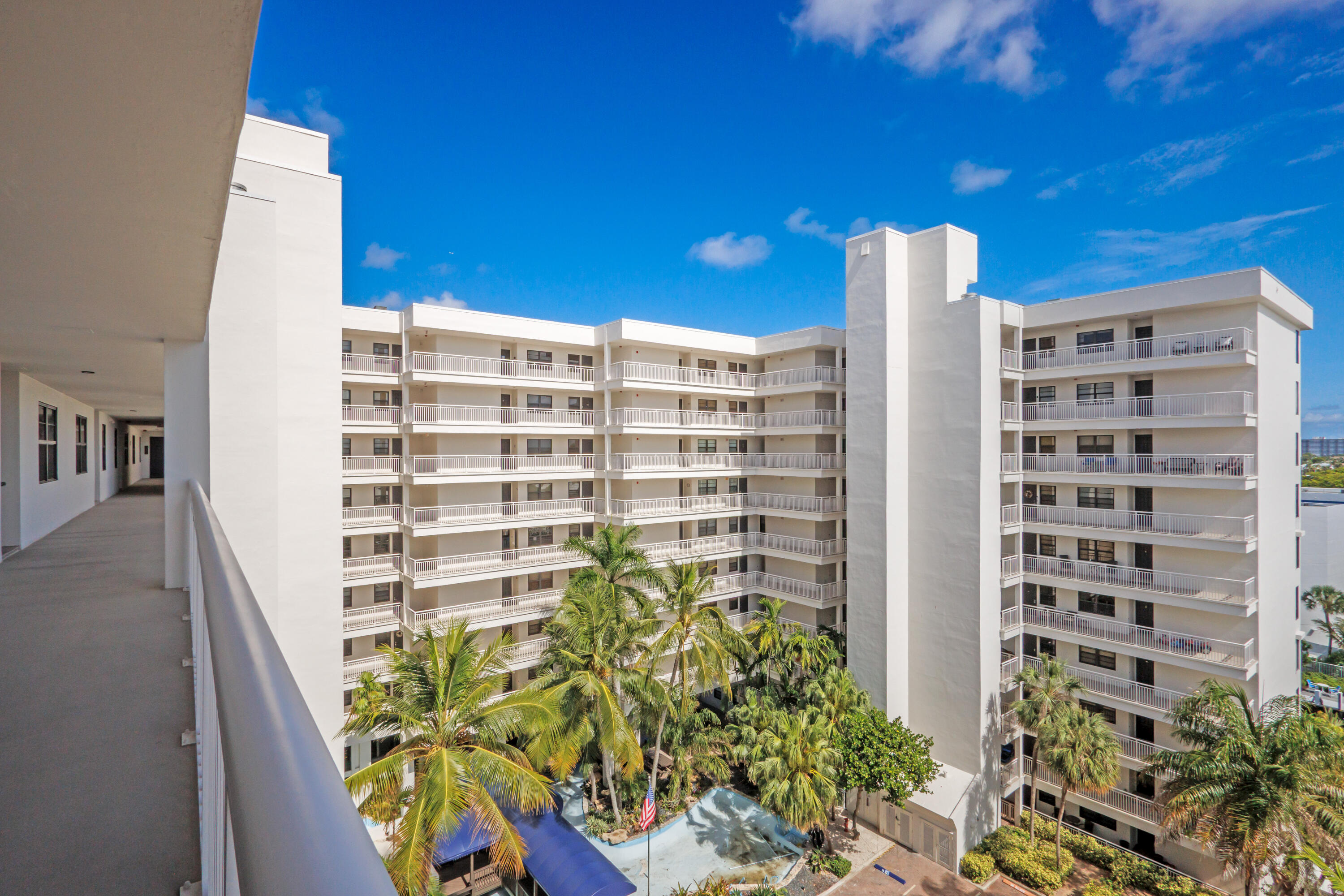 3100 NE 48th #806, Fort Lauderdale FL 33308
