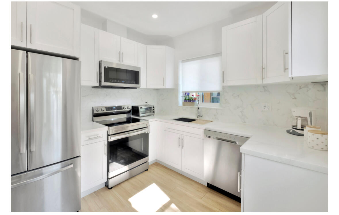 7825 Byron, Miami Beach FL 33141