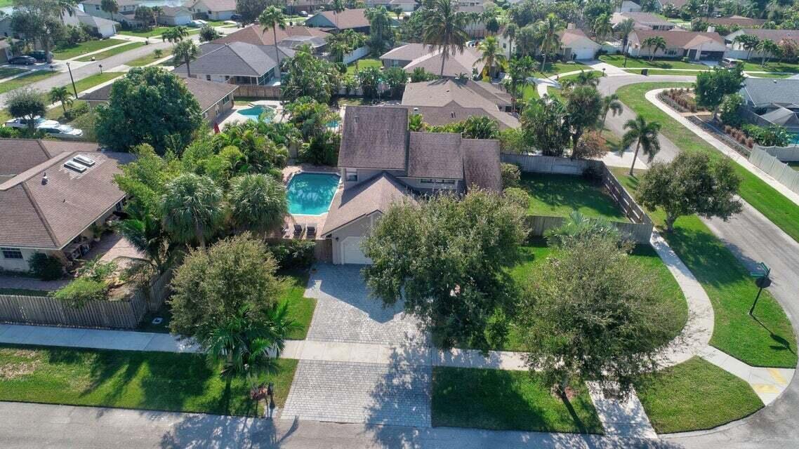 4140 Woods End, Boca Raton FL 33487