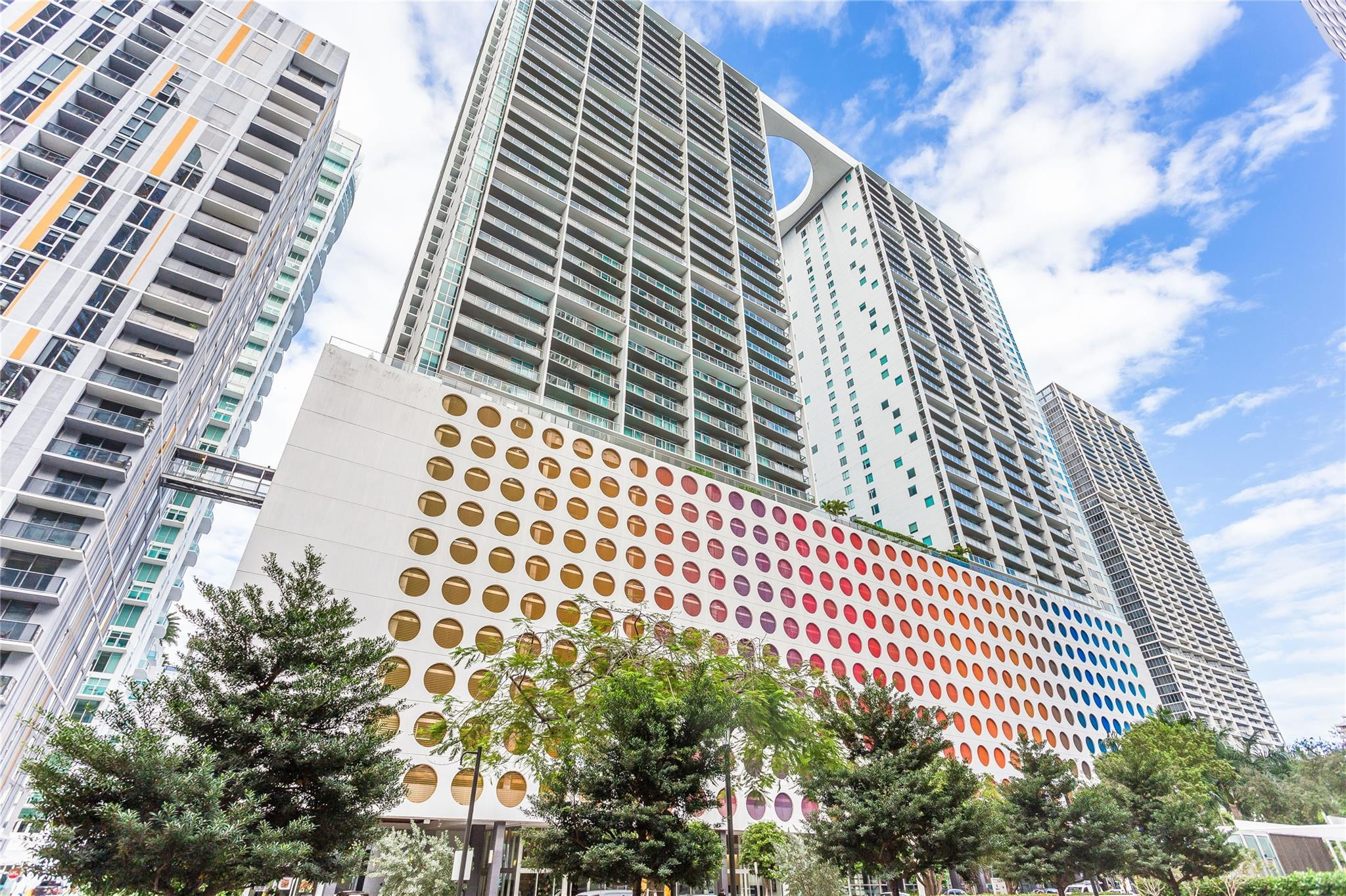 55 SE 6th #3500, Miami FL 33131