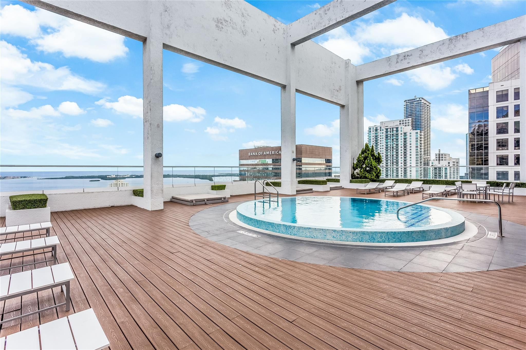 55 SE 6th #3500, Miami FL 33131