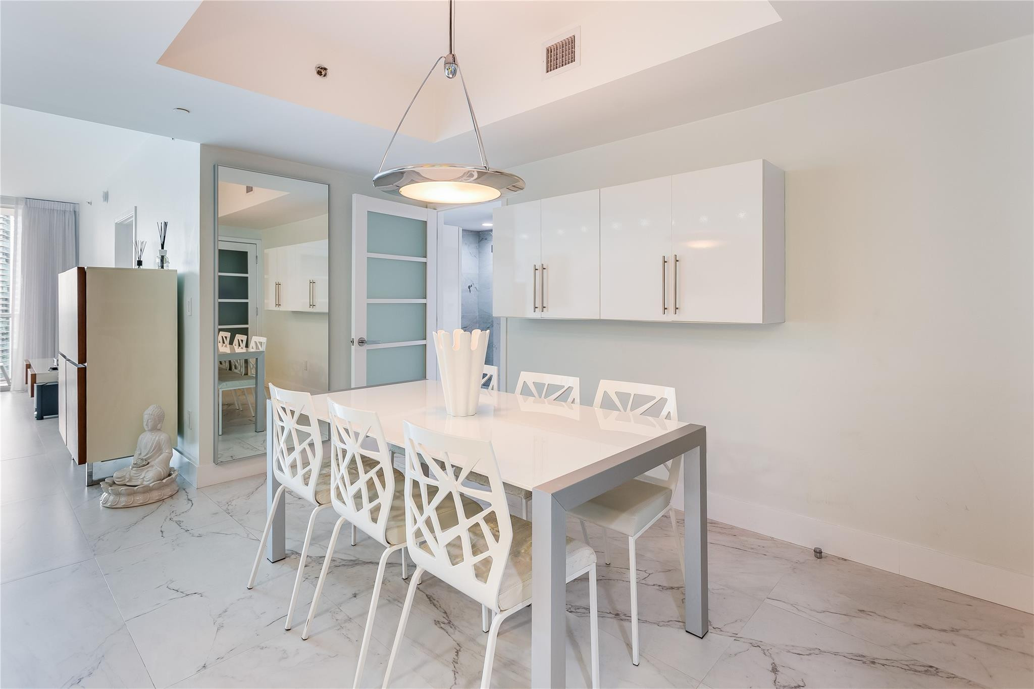 55 SE 6th #3500, Miami FL 33131