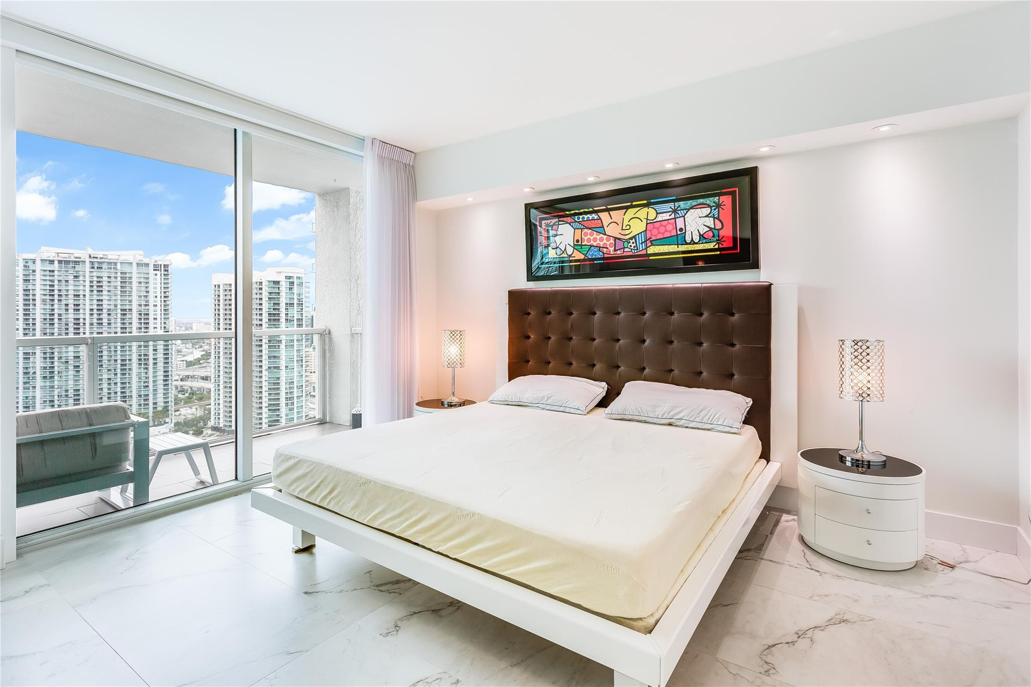 55 SE 6th #3500, Miami FL 33131