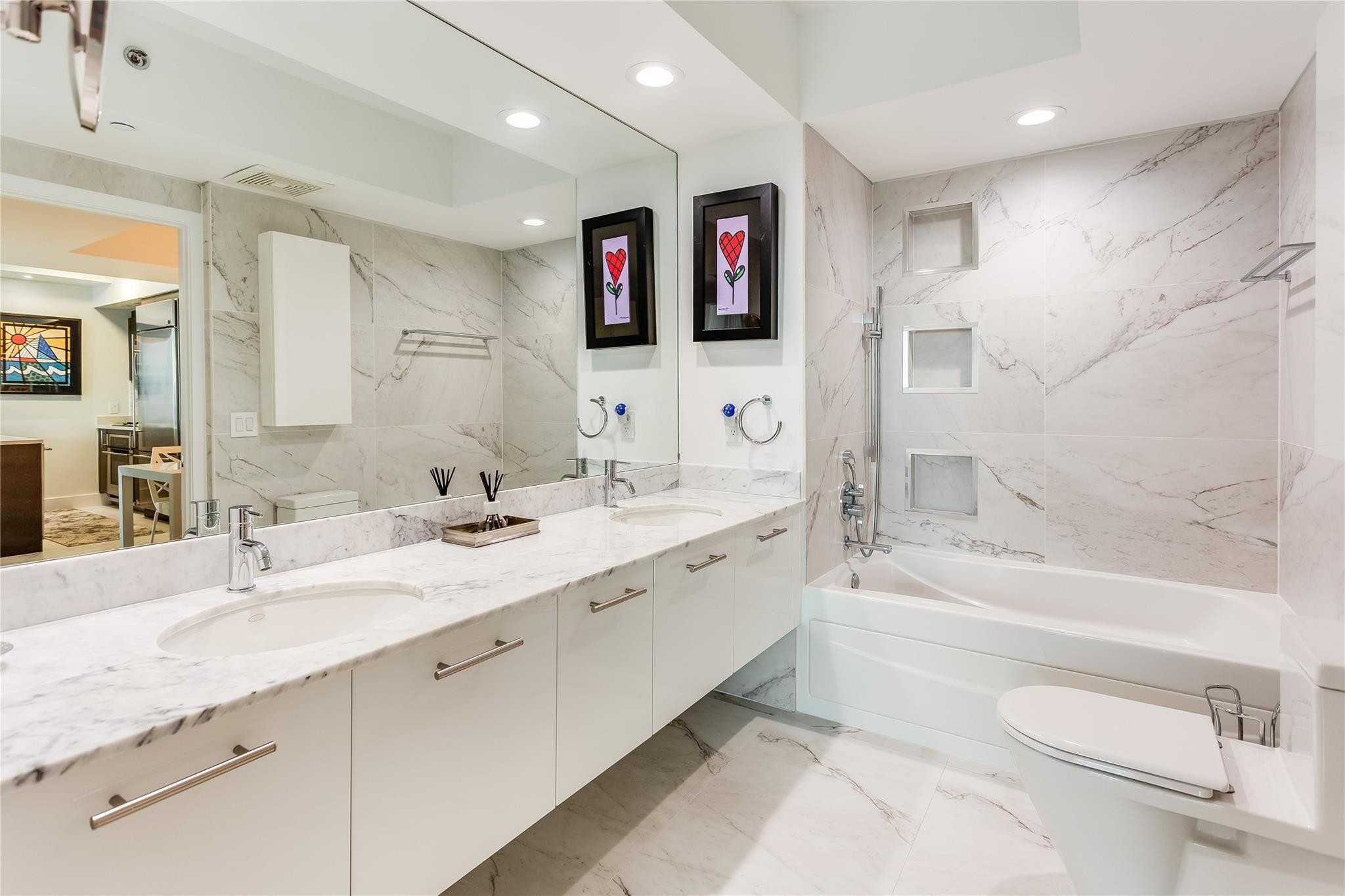 55 SE 6th #3500, Miami FL 33131