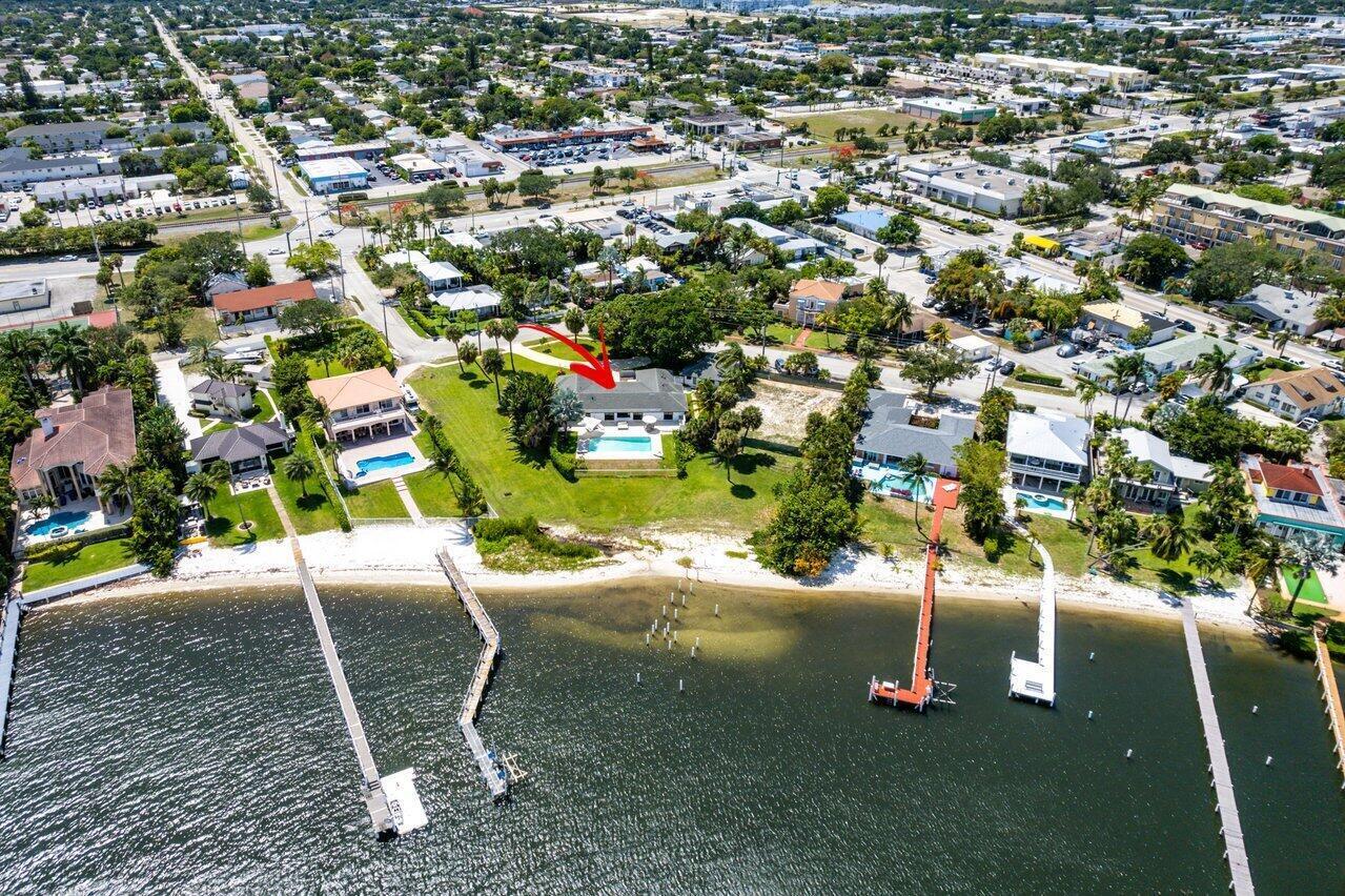 210 S Lake, Lantana FL 33462