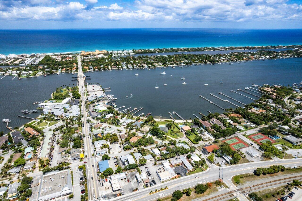 210 S Lake, Lantana FL 33462