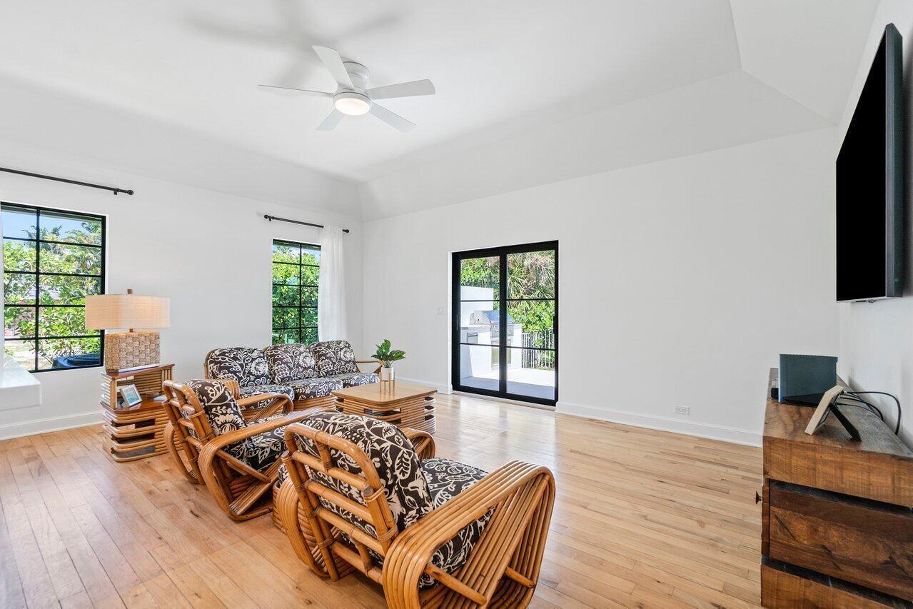210 S Lake, Lantana FL 33462