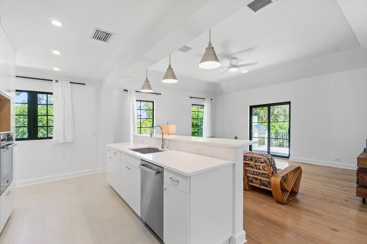 210 S Lake, Lantana FL 33462