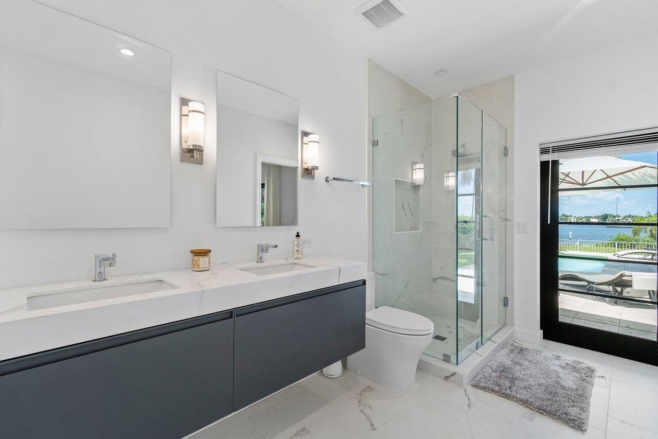 210 S Lake, Lantana FL 33462