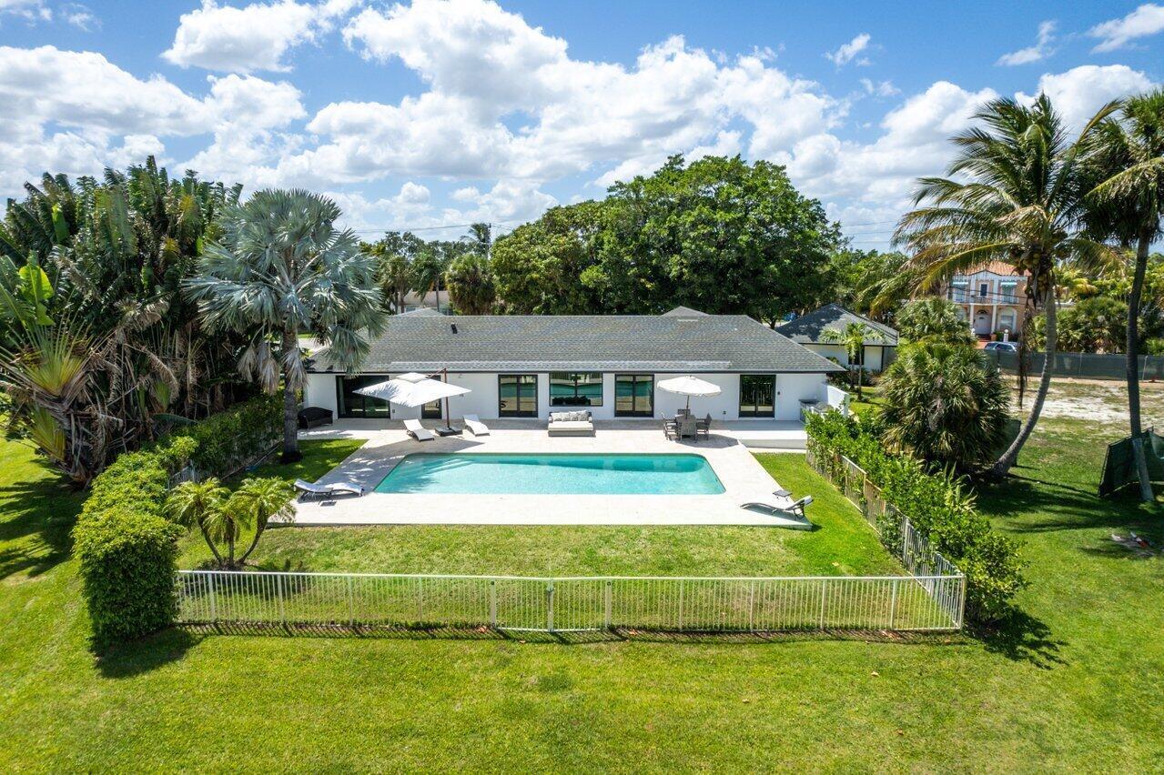 210 S Lake, Lantana FL 33462