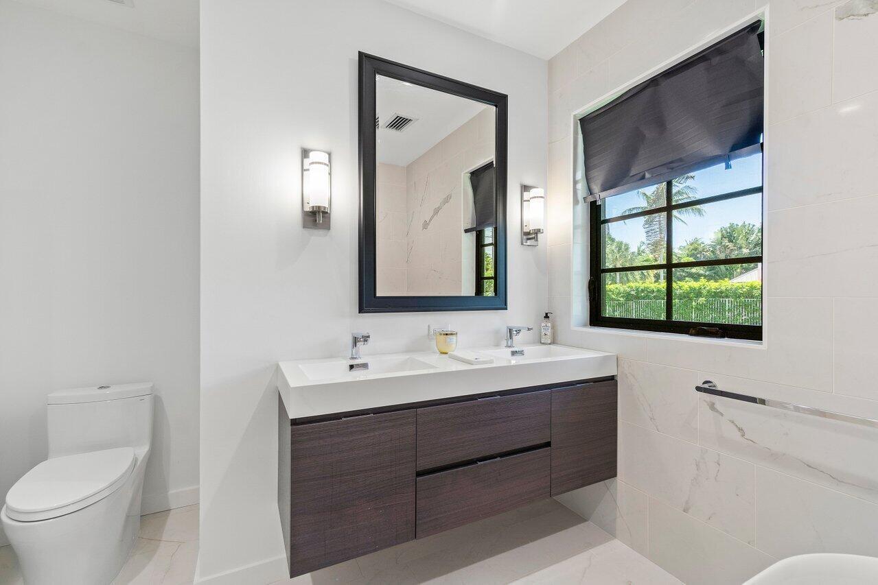 210 S Lake, Lantana FL 33462