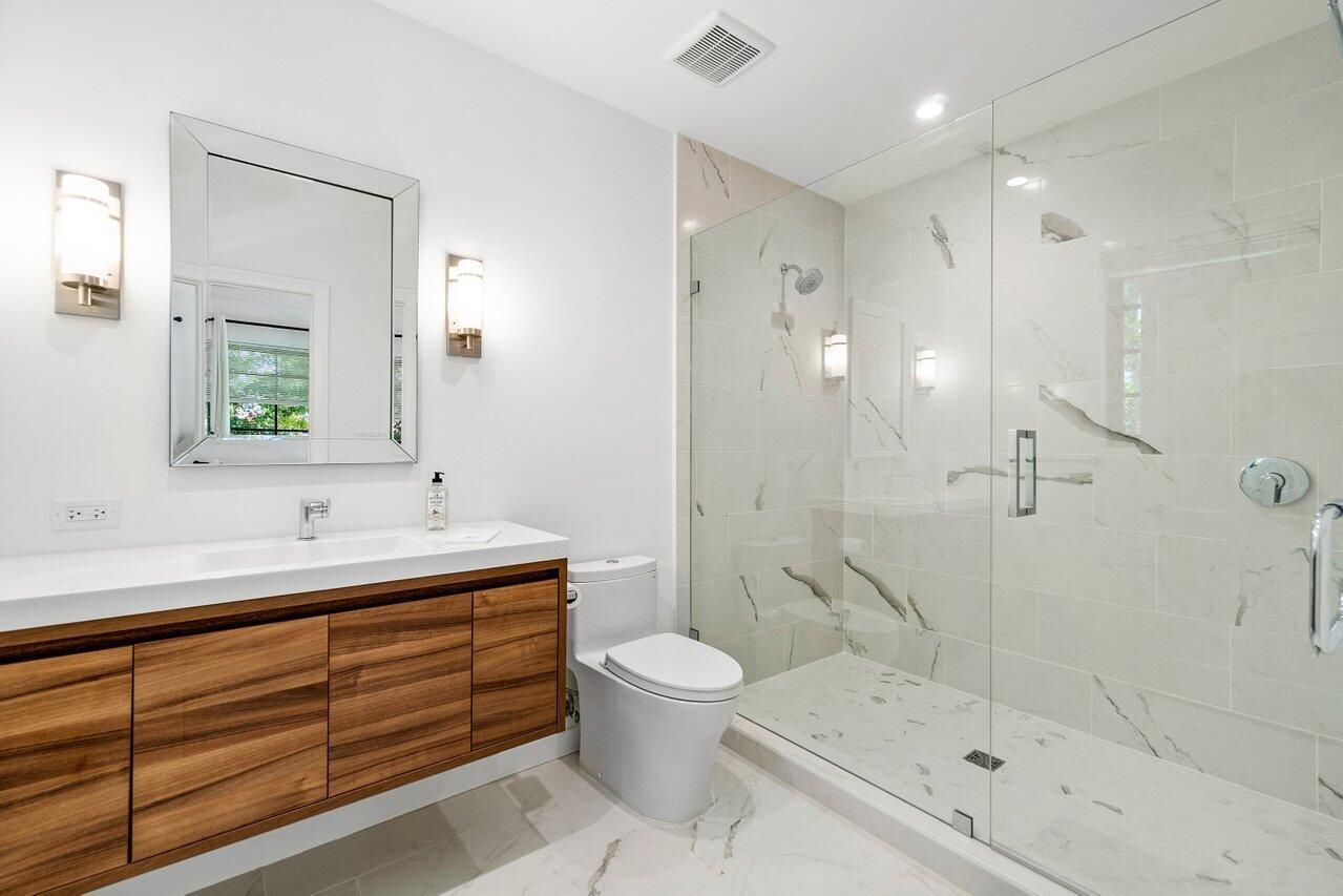 210 S Lake, Lantana FL 33462