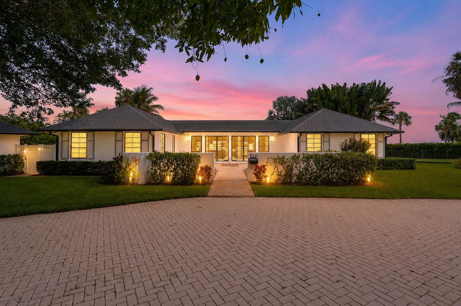 210 S Lake, Lantana FL 33462