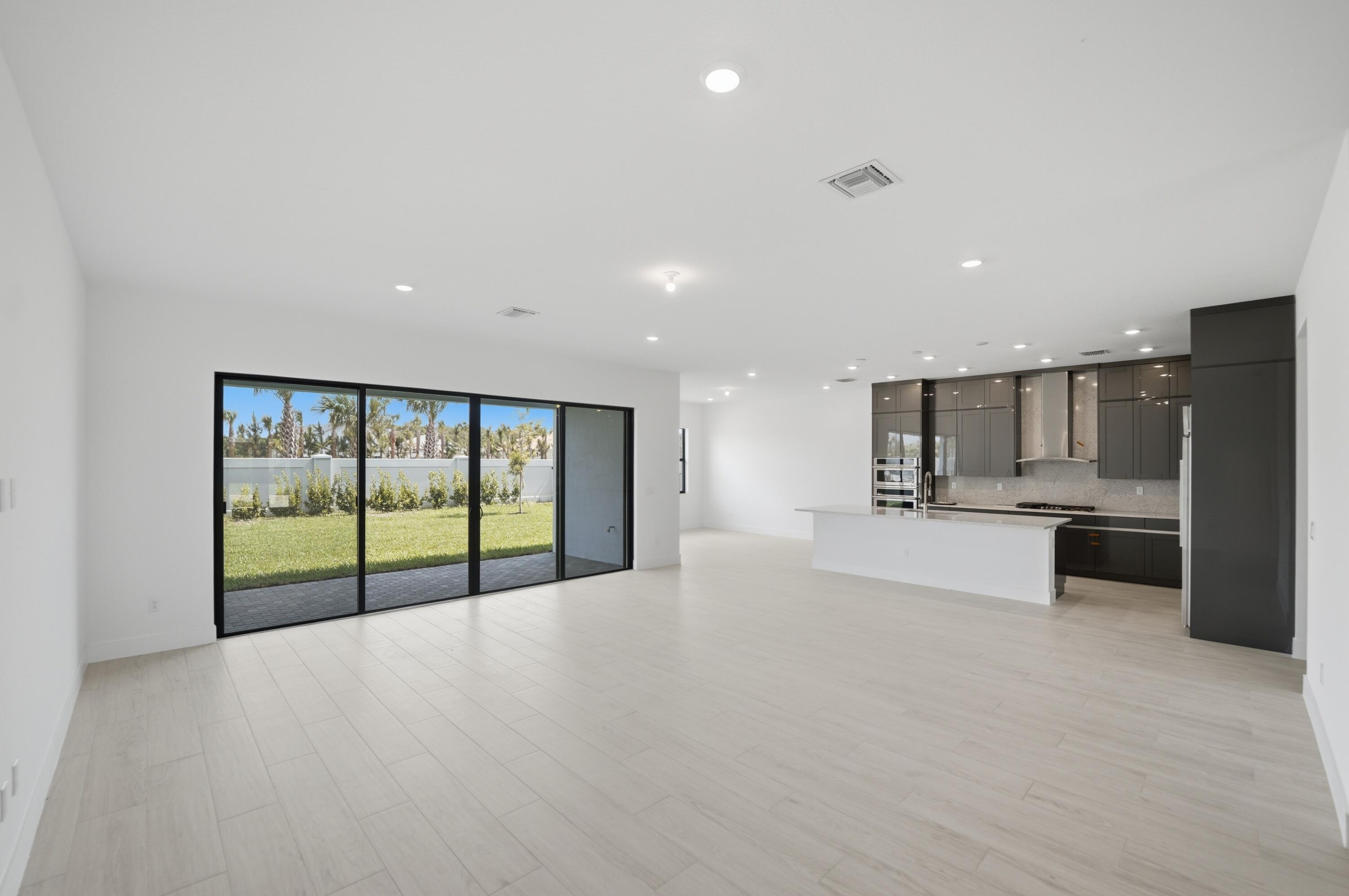 10169 Royal Ascot, Lake Worth FL 33449
