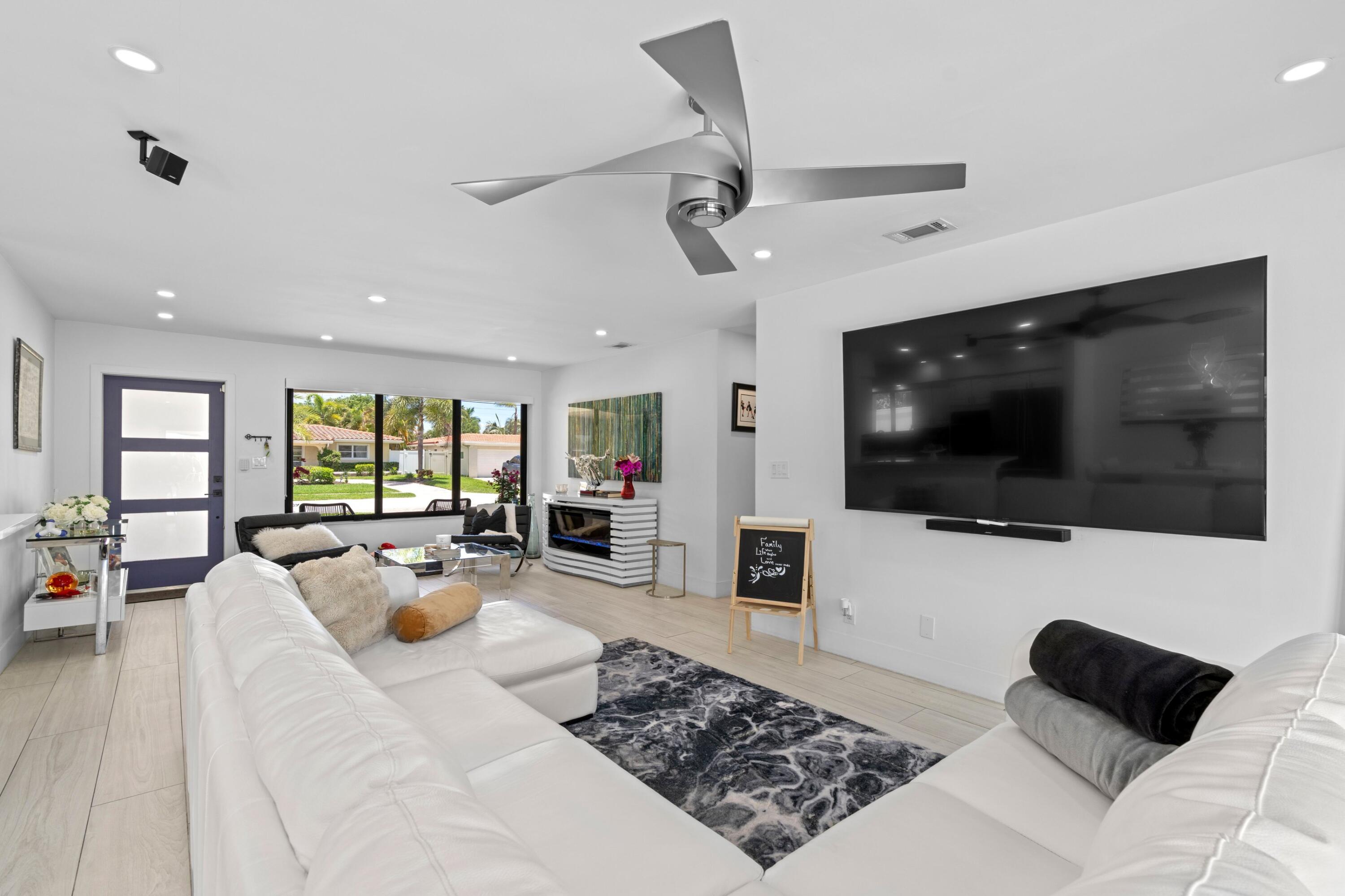 160 SE 12th, Pompano Beach FL 33060